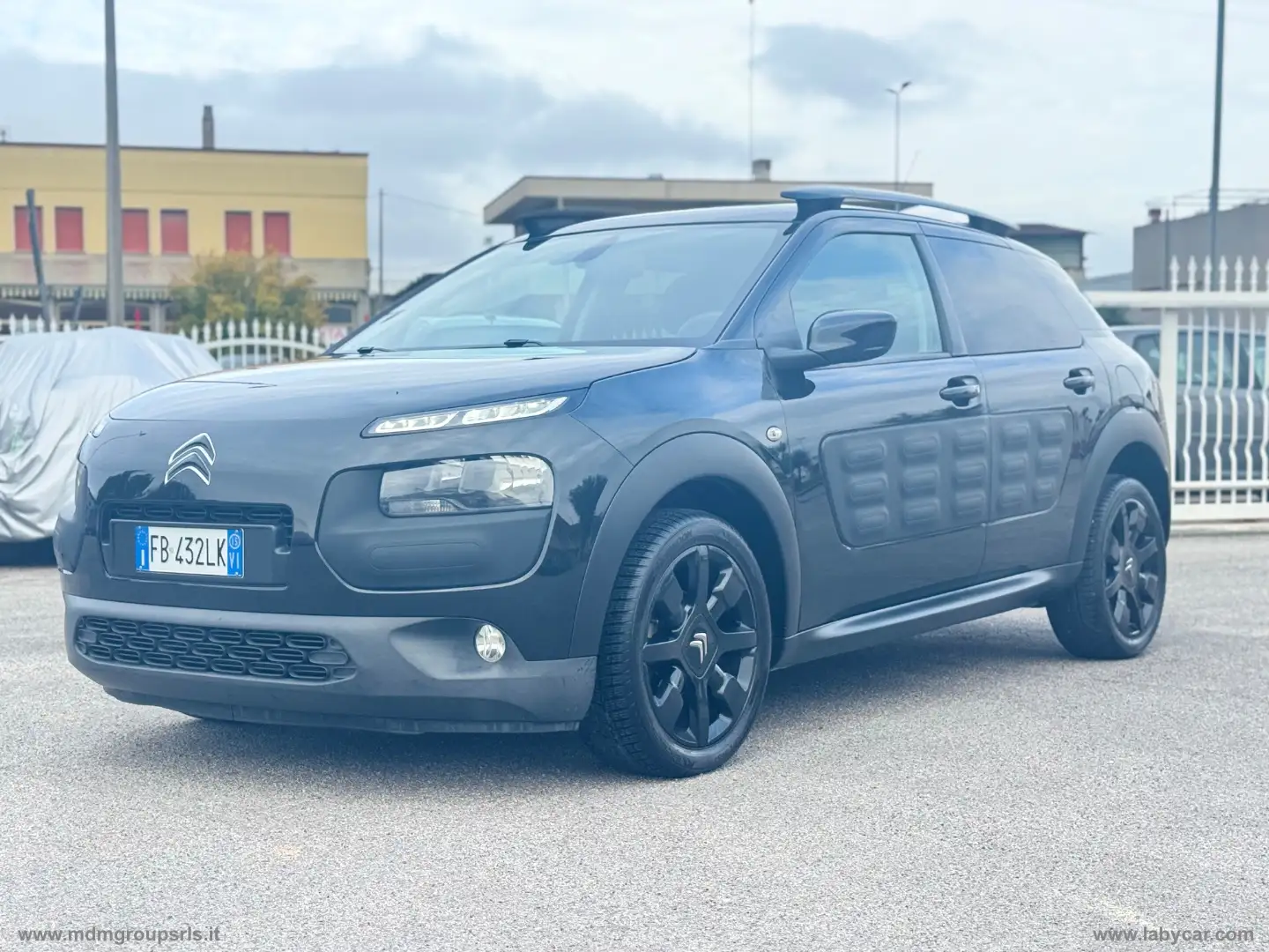 Citroen C4 Cactus BlueHDi 100 S&S Shine Nero - 1