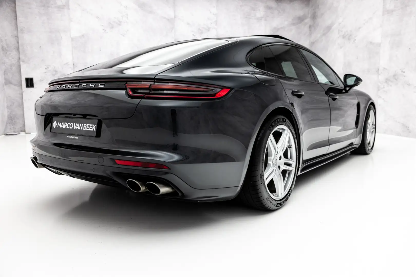 Porsche Panamera 2.9 4S | Pano | SportDesign | 4W Sturing | Stoelve Grijs - 2