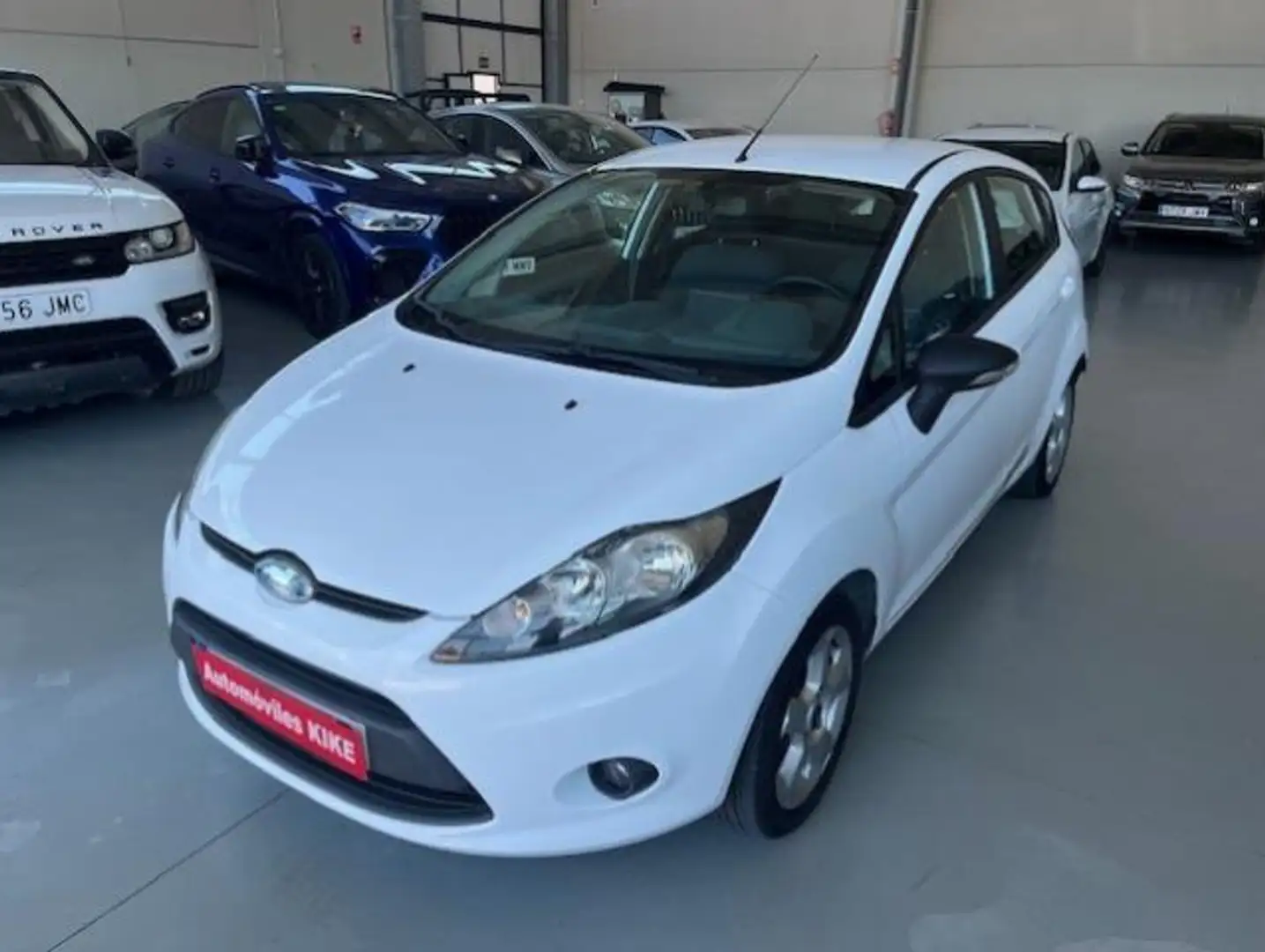 Ford Fiesta Pequeño 82cv Manual de 5 Puertas Weiß - 1