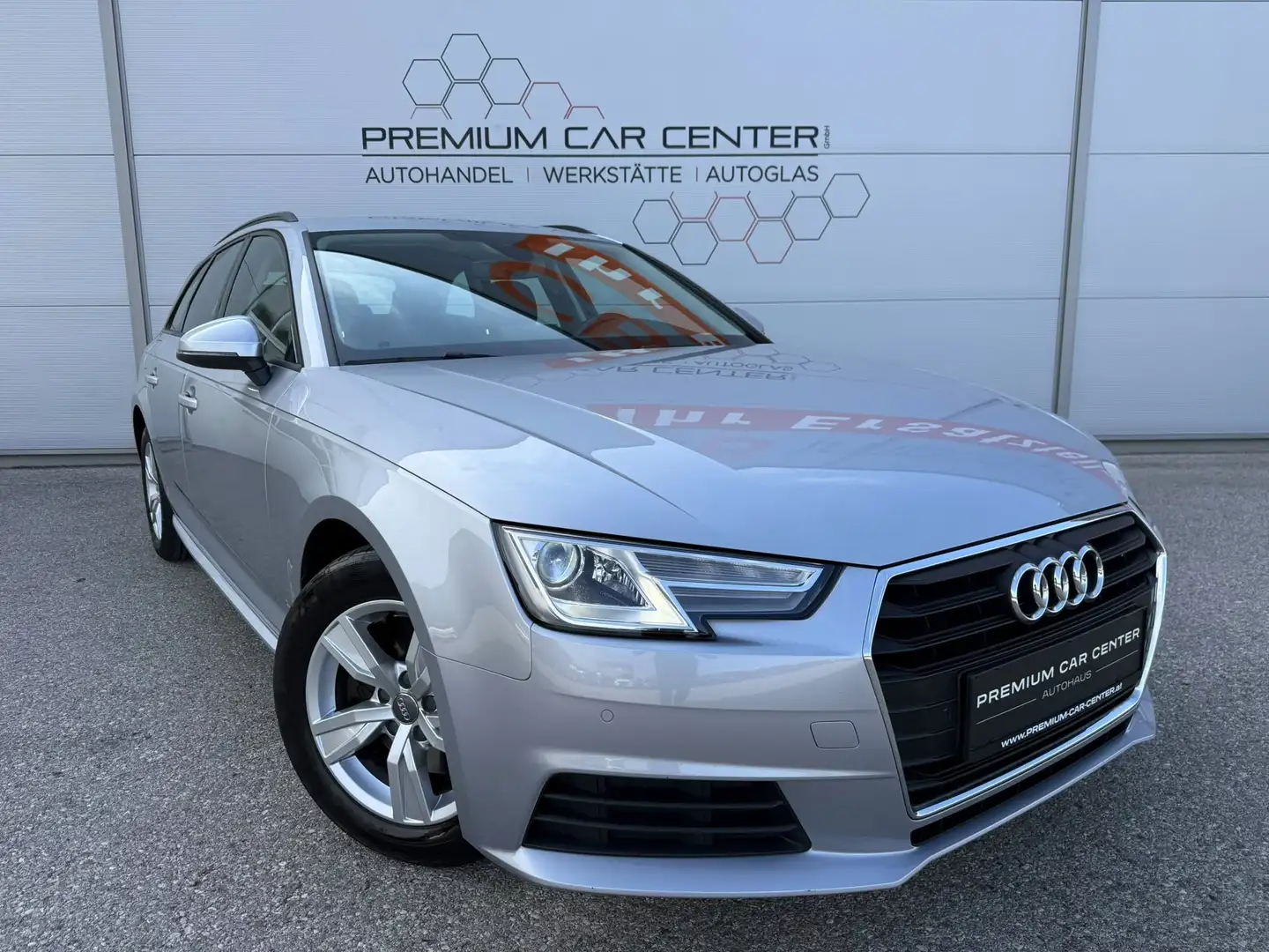 Audi A4 2,0 TDI Avant XENON / LED / BORDCOM. / TMEPOMAT Grau - 1