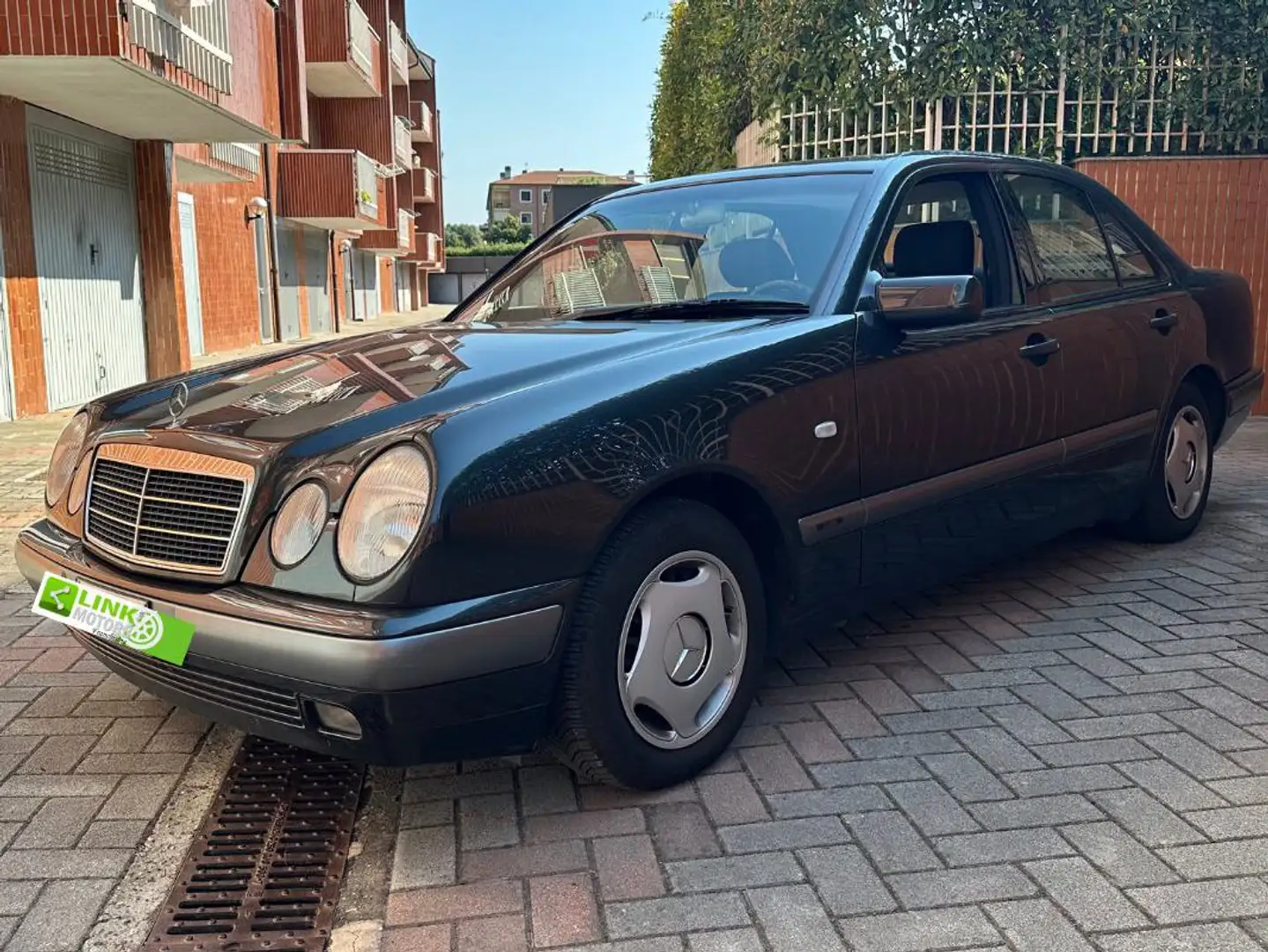 Mercedes-Benz E 200 Classe E - W210 Berlina Classic - GPL - Zwart - 1