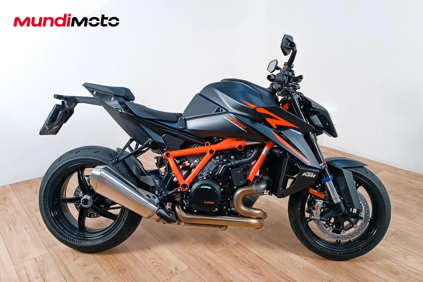 KTM 1390 Super Duke R - 1