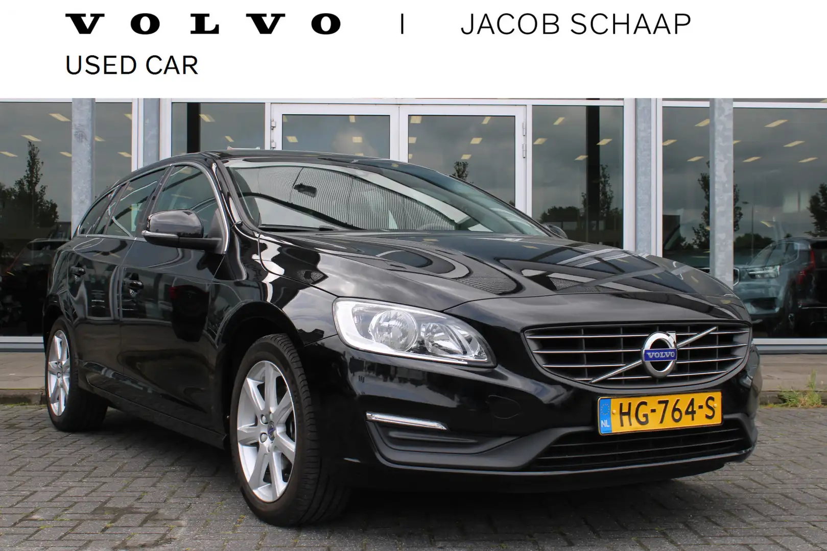Volvo V60 T3 Automaat Momentum | Trekhaak | Parkeersensoren Schwarz - 1