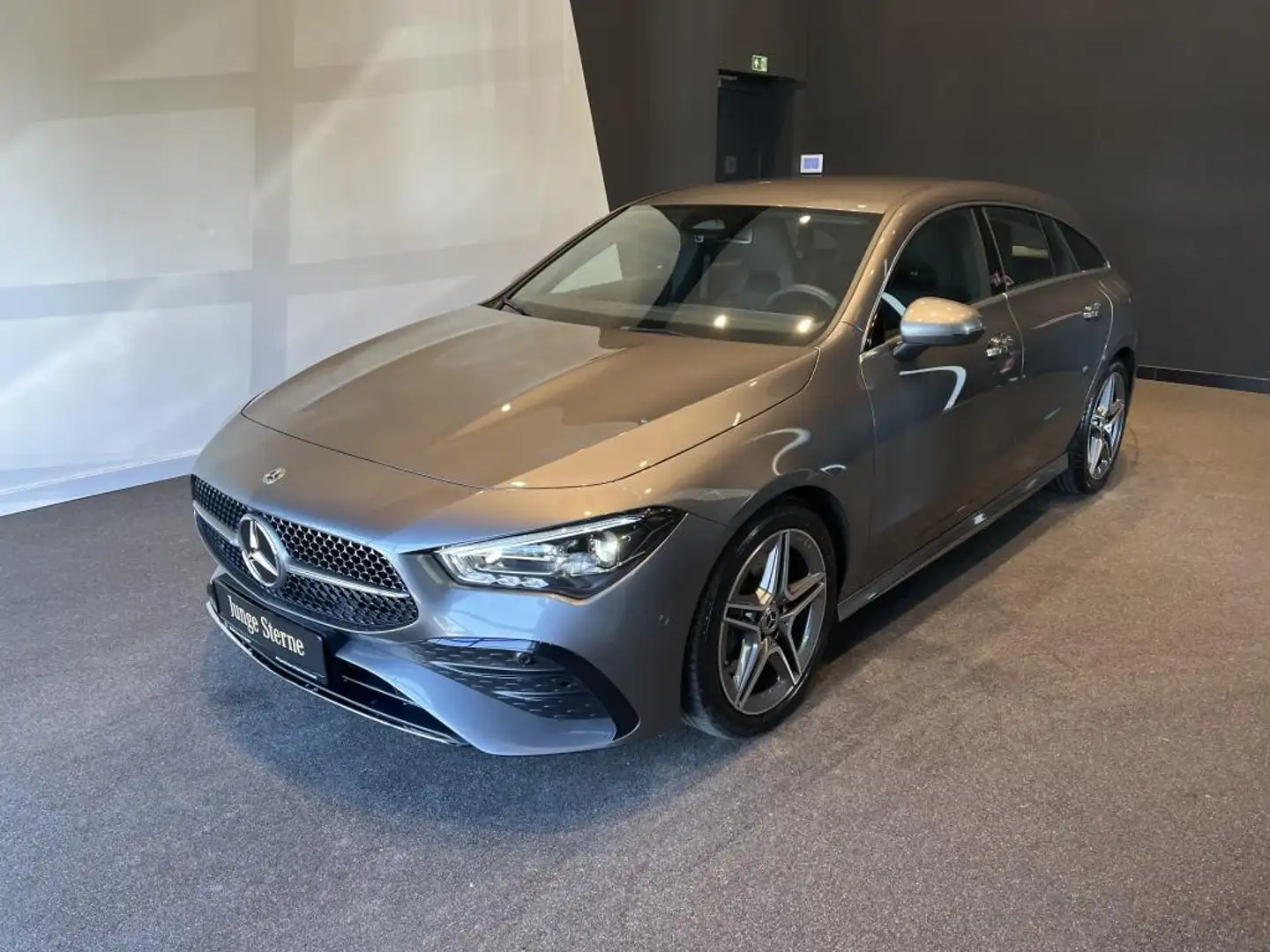 Mercedes-Benz CLA 200 SB AMG+Navi+AHK+Distronic+Kamera+MBUX Grau - 1