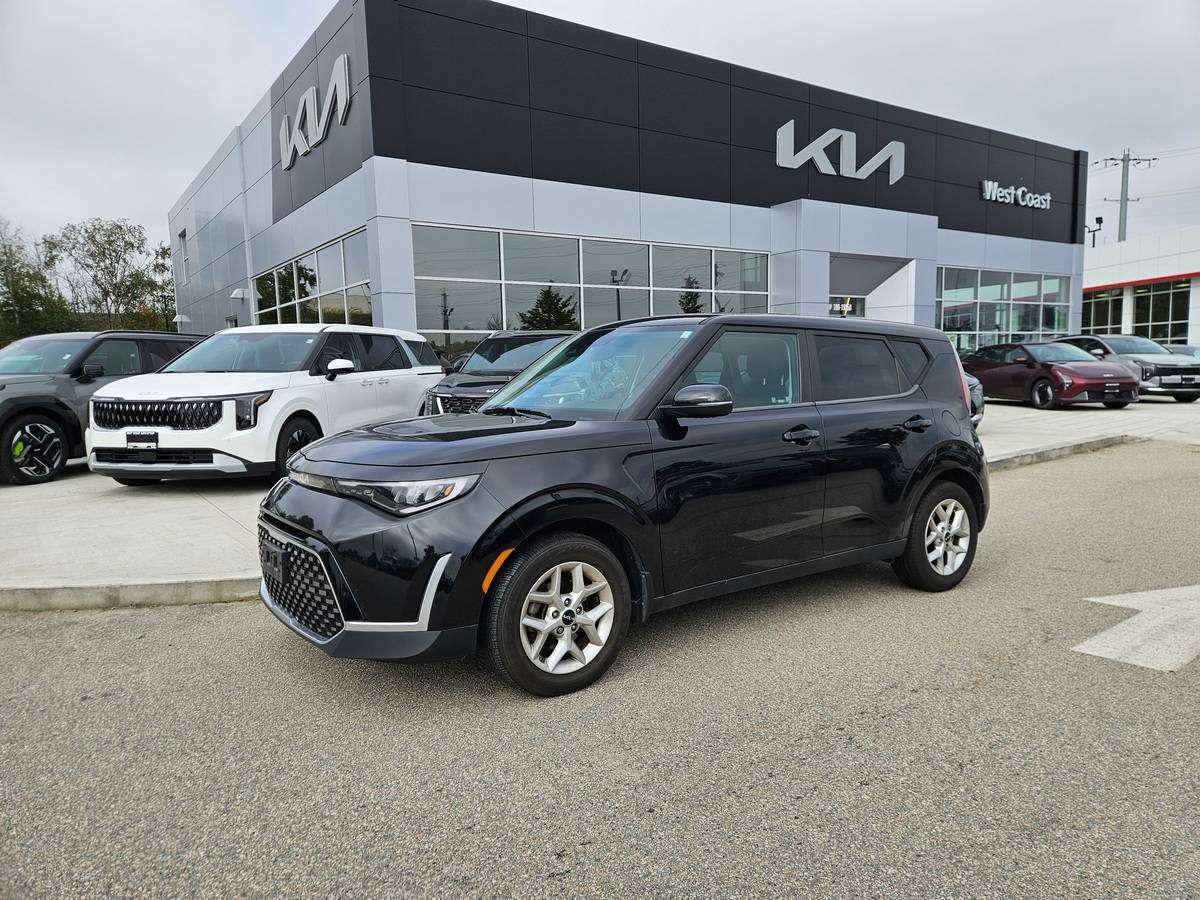 2024 Kia Soul EX FWD, Great on Room and Fuel