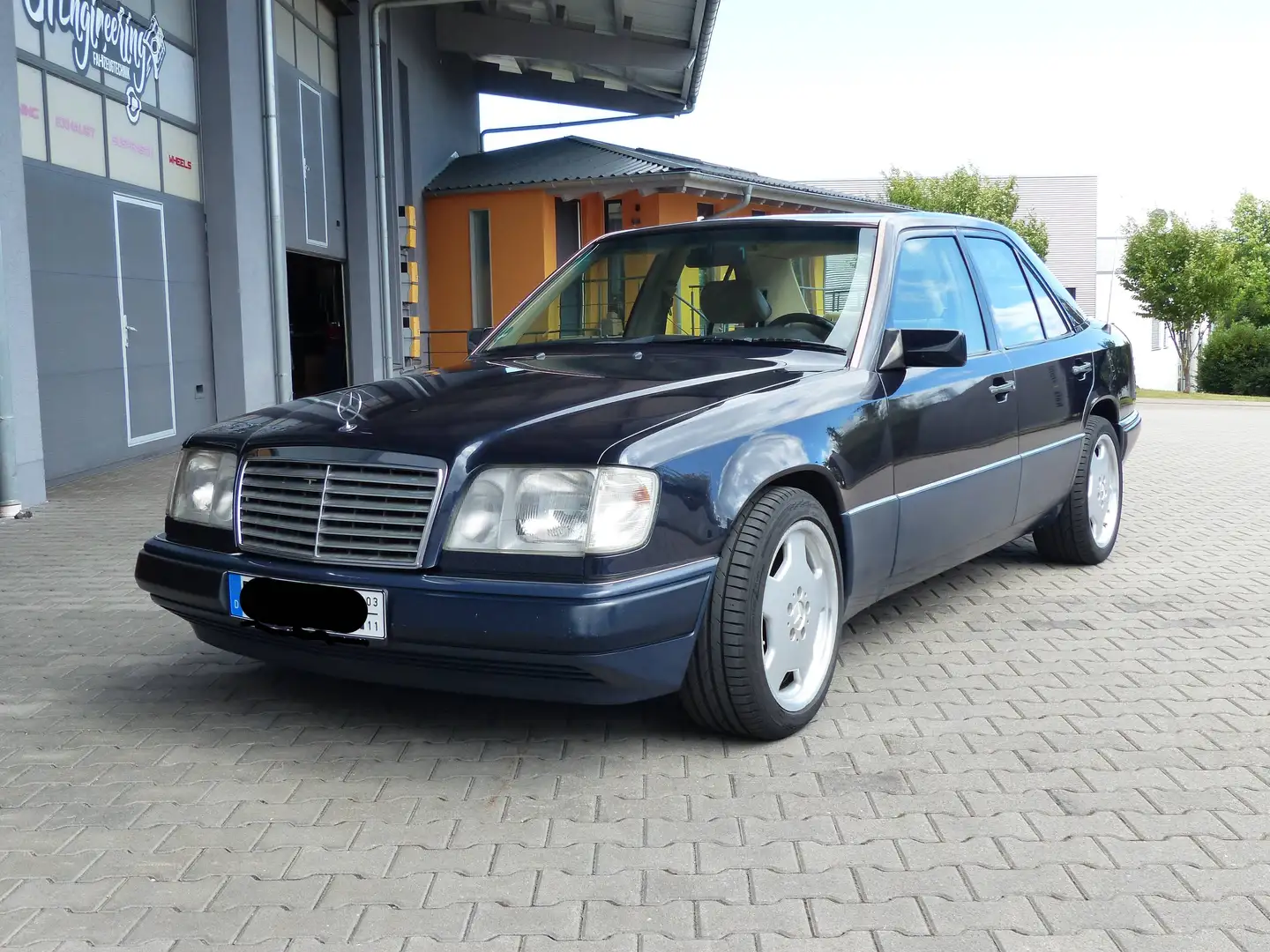 Mercedes-Benz E 420 E-Klasse Blau - 1