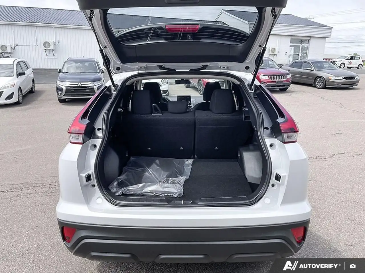 Mitsubishi Eclipse Cross снимка Mitsubishi Eclipse Cross