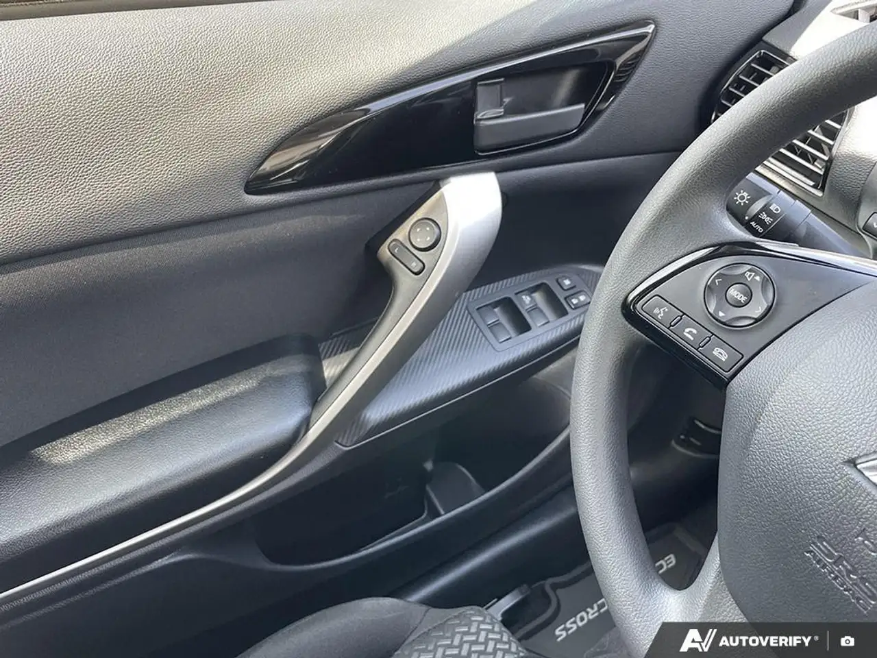 Mitsubishi Eclipse Cross снимка Mitsubishi Eclipse Cross