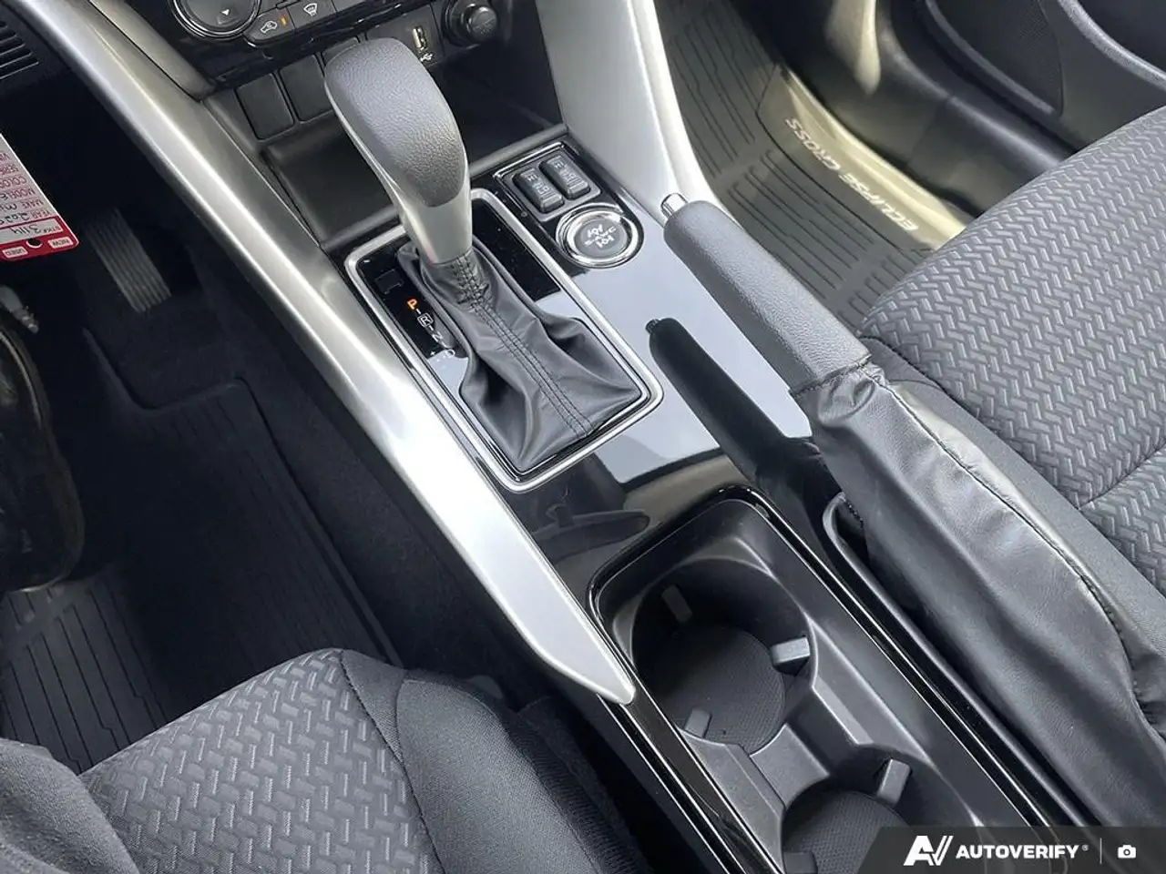 Mitsubishi Eclipse Cross снимка Mitsubishi Eclipse Cross