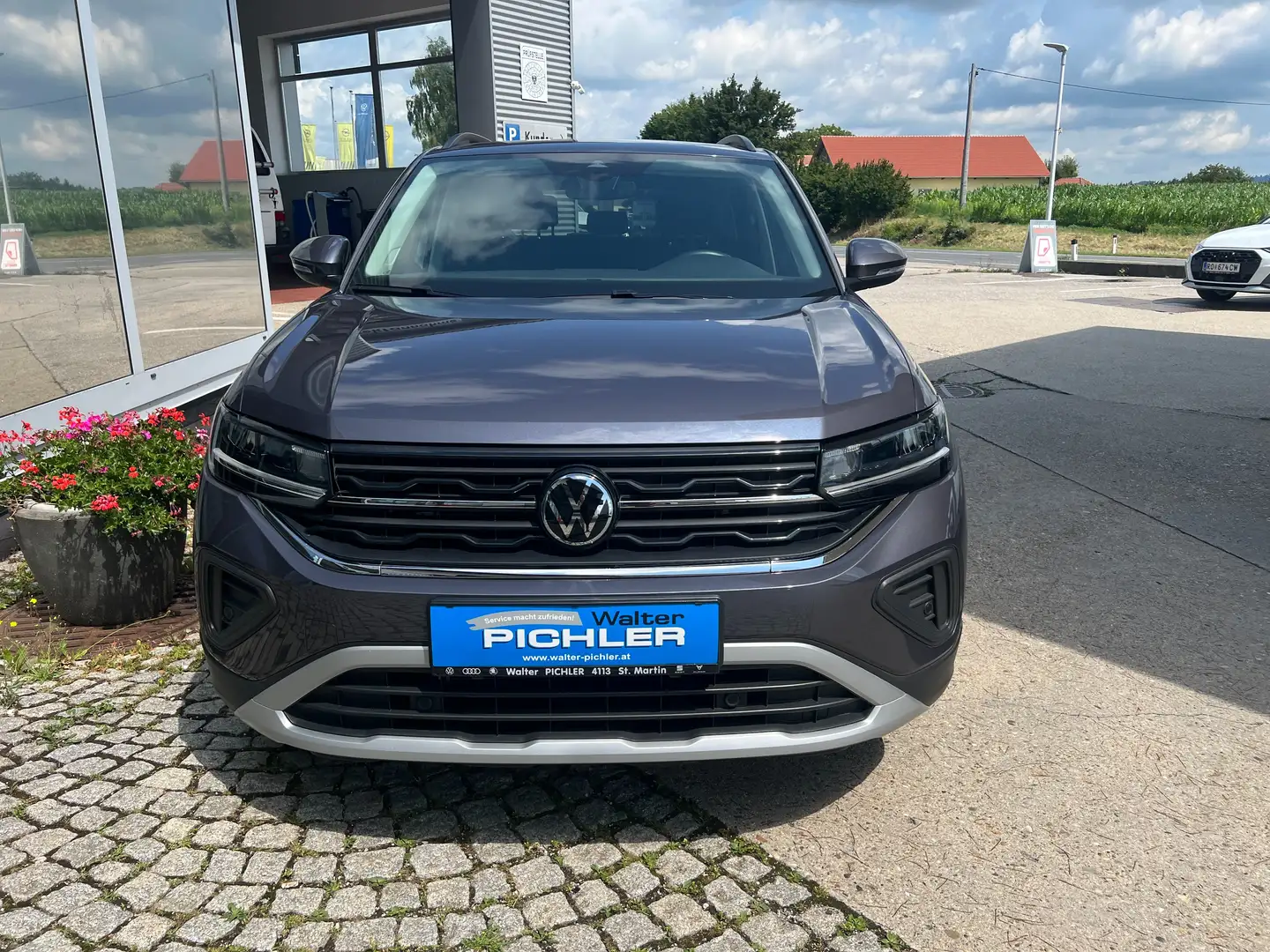 Volkswagen T-Cross 1.0 TSI 70 kW Life Grau - 2