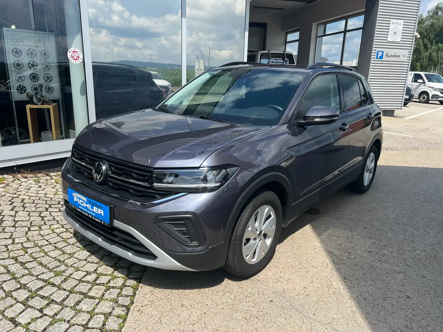 Volkswagen T-Cross 1.0 TSI 70 kW Life Gris - 1