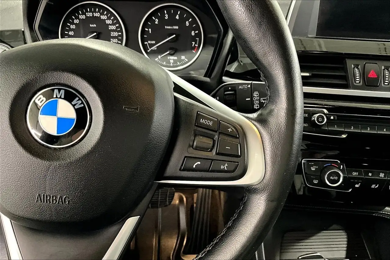 BMW X1 снимка BMW X1