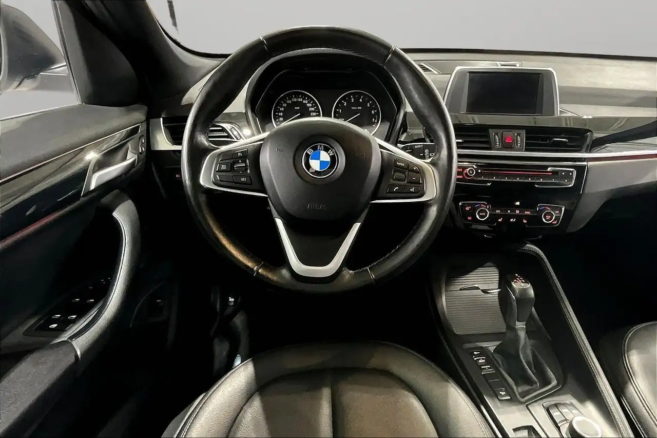BMW X1 снимка BMW X1