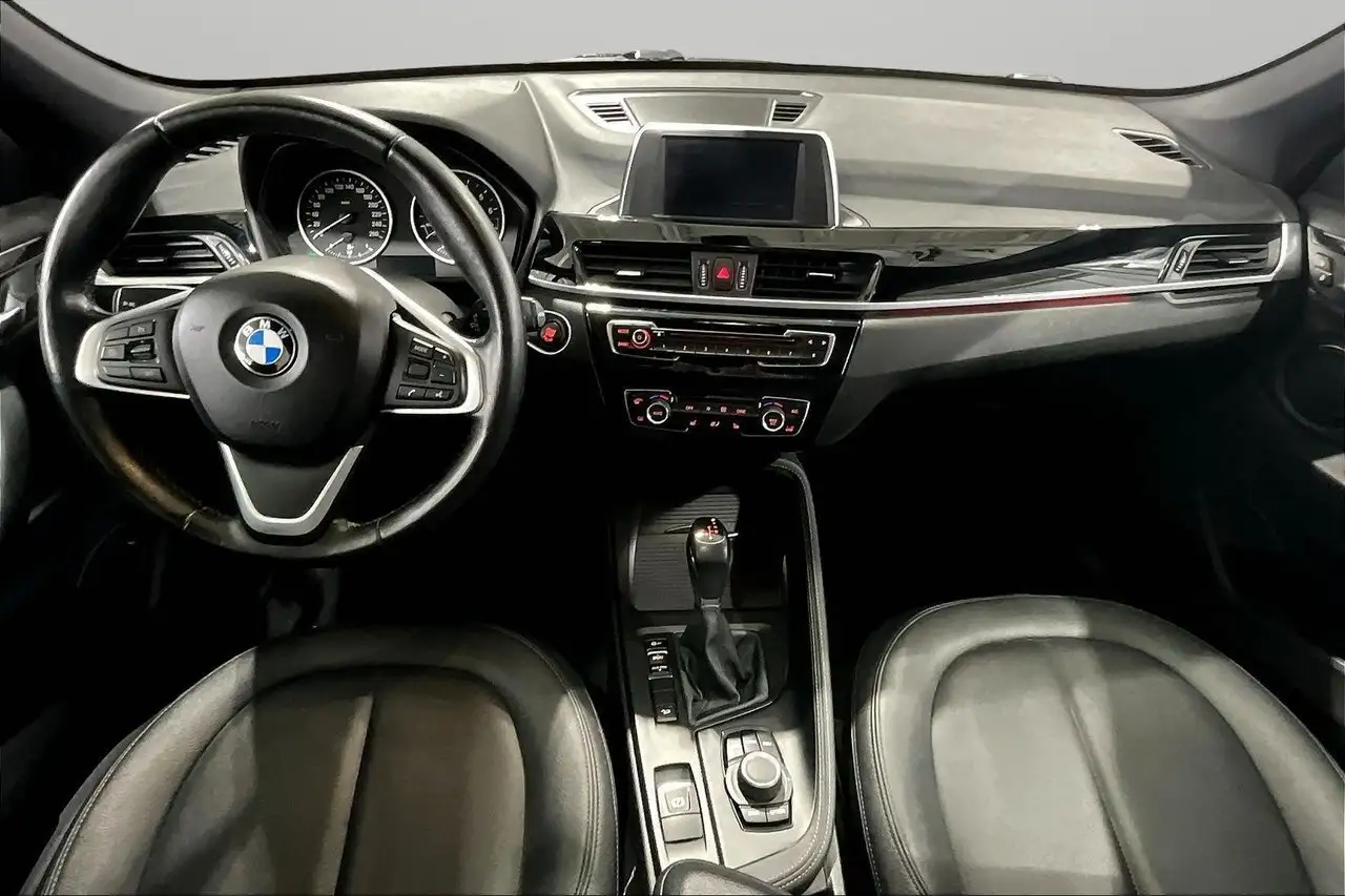 BMW X1 снимка BMW X1