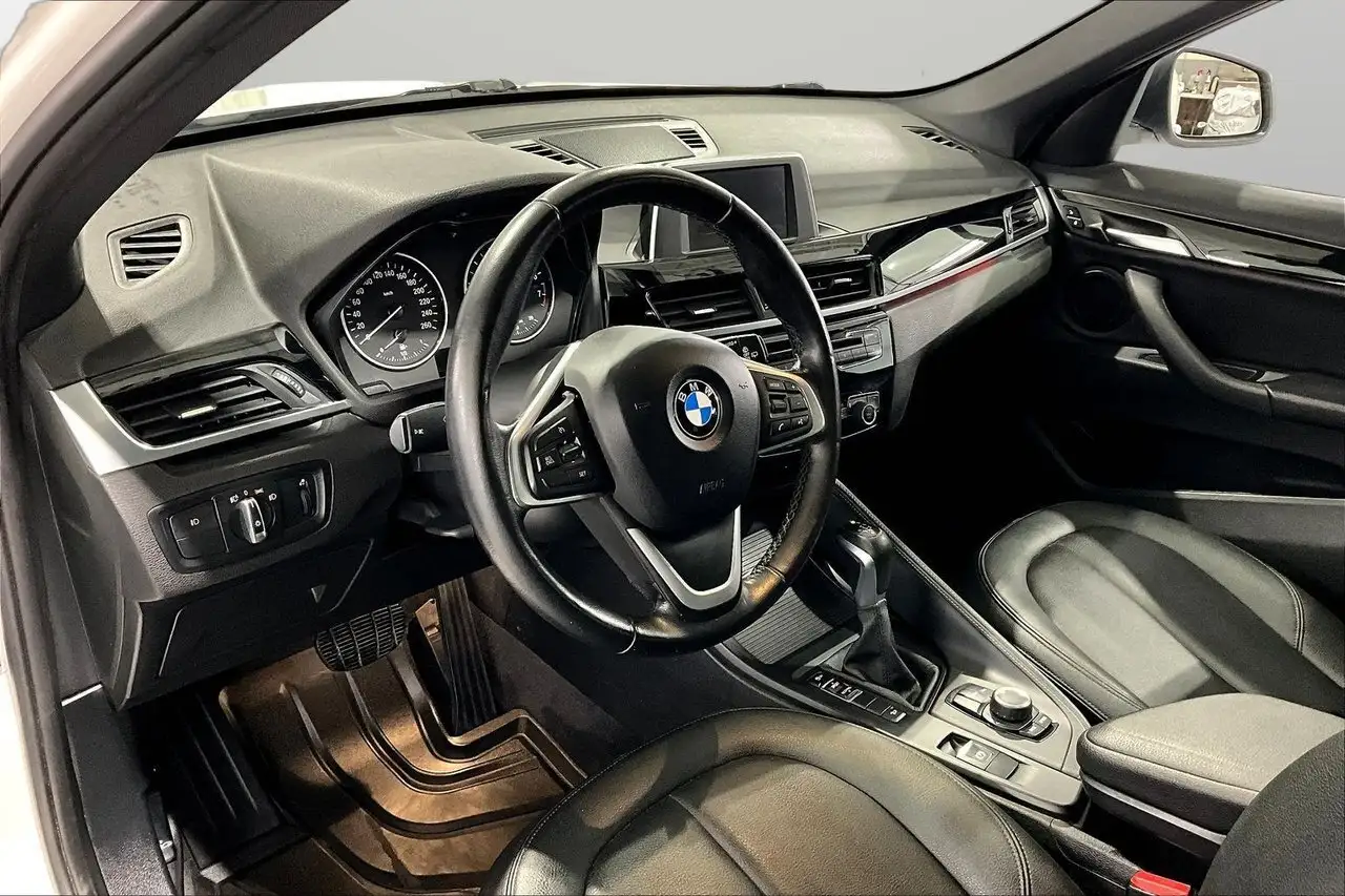 BMW X1 снимка BMW X1