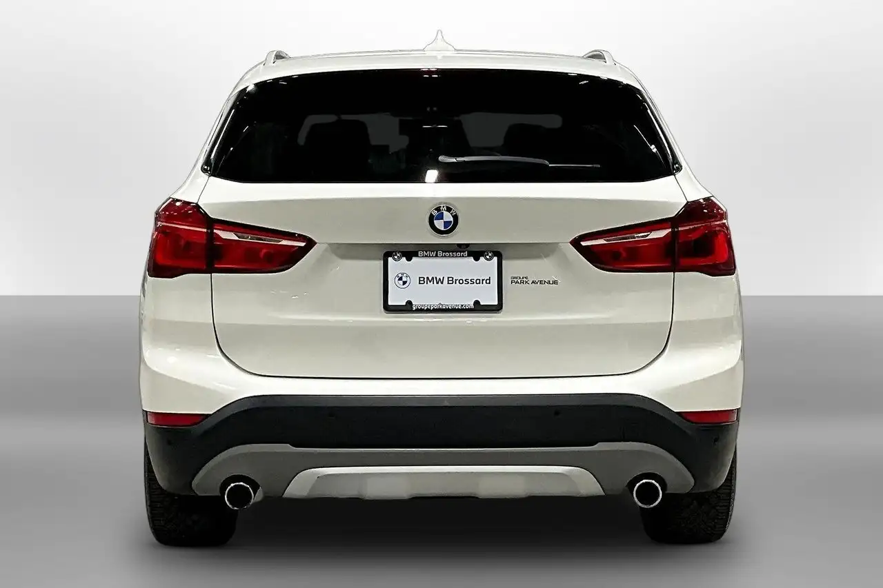 BMW X1 снимка BMW X1