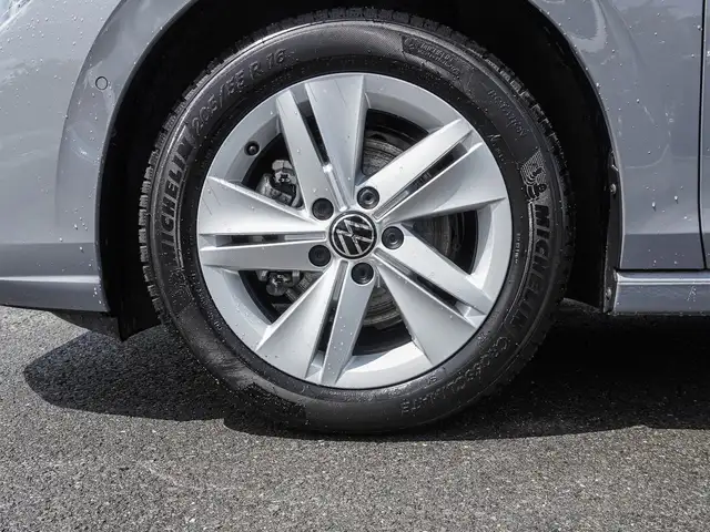 Volkswagen Golf view 7