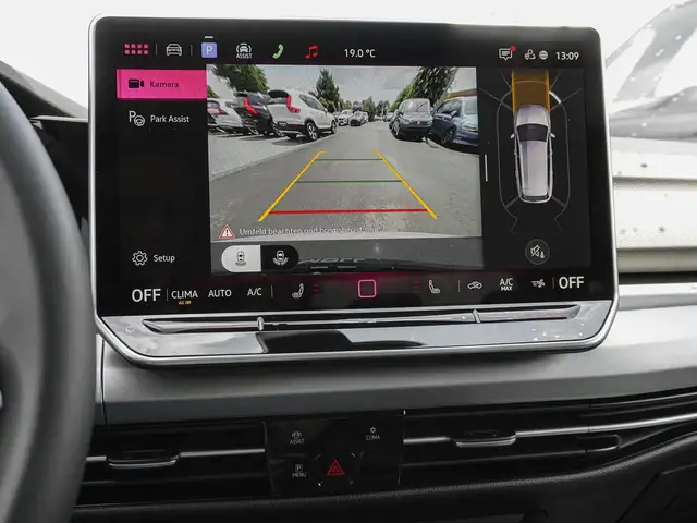 Volkswagen Golf view 13