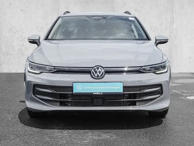 Volkswagen Golf view 3