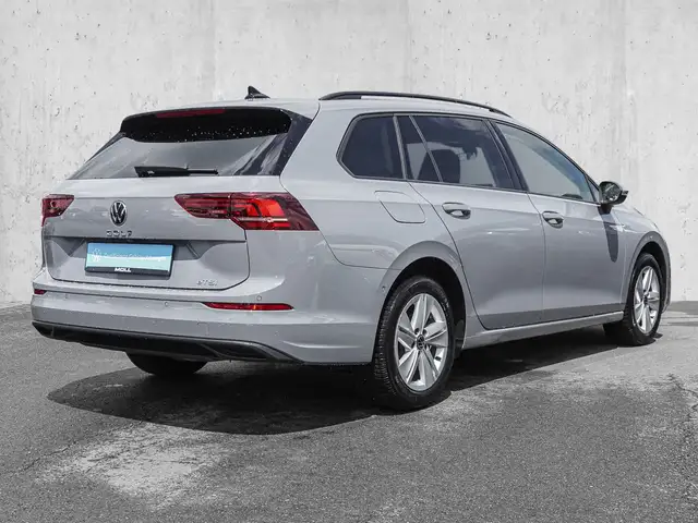 Volkswagen Golf view 4