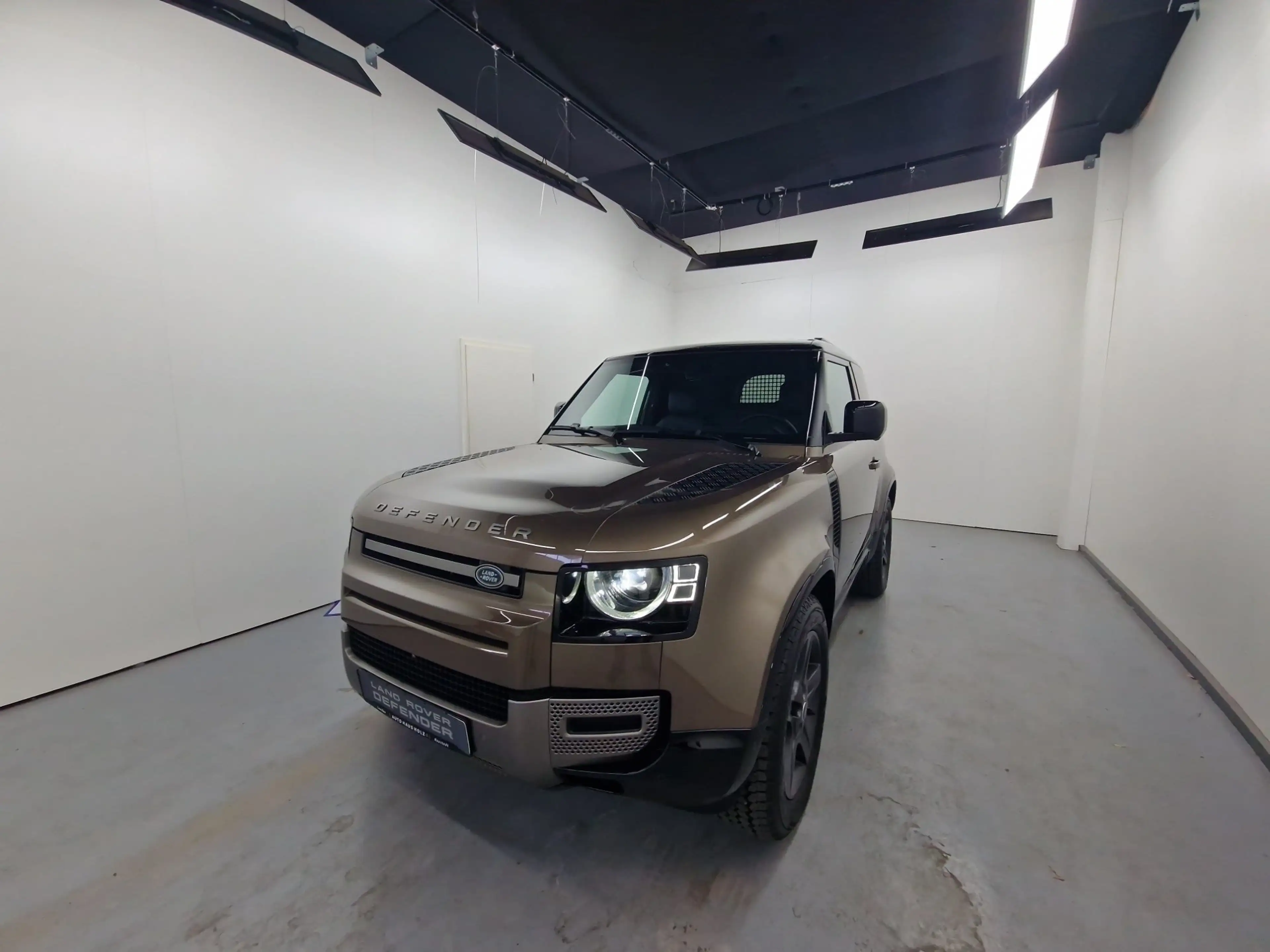 Land Rover Defender 90 Hard Top D250 X-Dynamic SE AHK