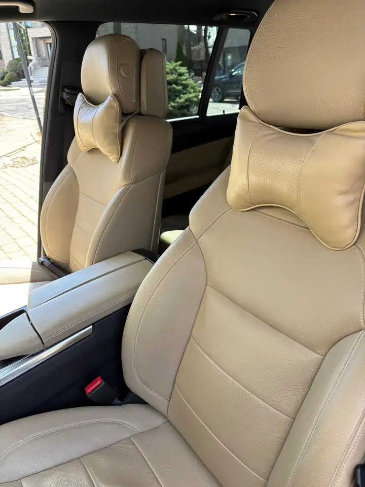 Mercedes-Benz GL-Class снимка Mercedes-Benz GL-Class