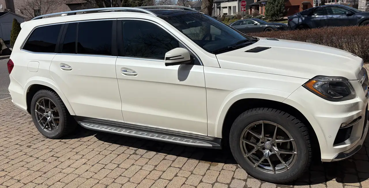 Mercedes-Benz GL-Class снимка Mercedes-Benz GL-Class