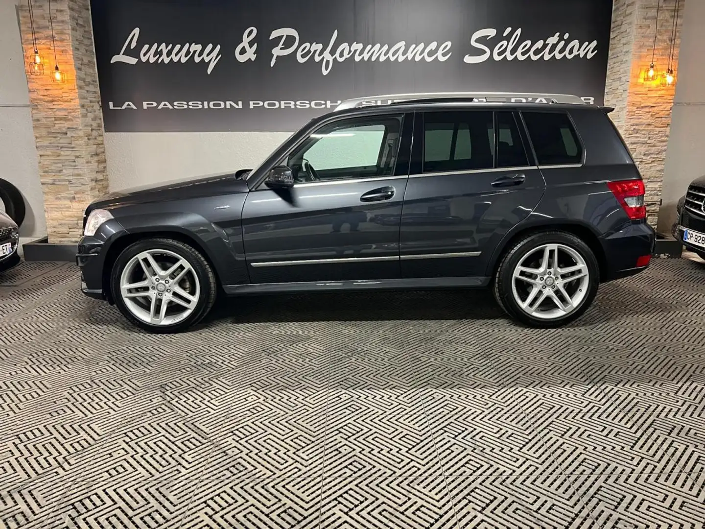 Mercedes-Benz GLK 280 GLK 220 CDI - 4 Matic - 2ème main - 28 000km seulement Grau - 2