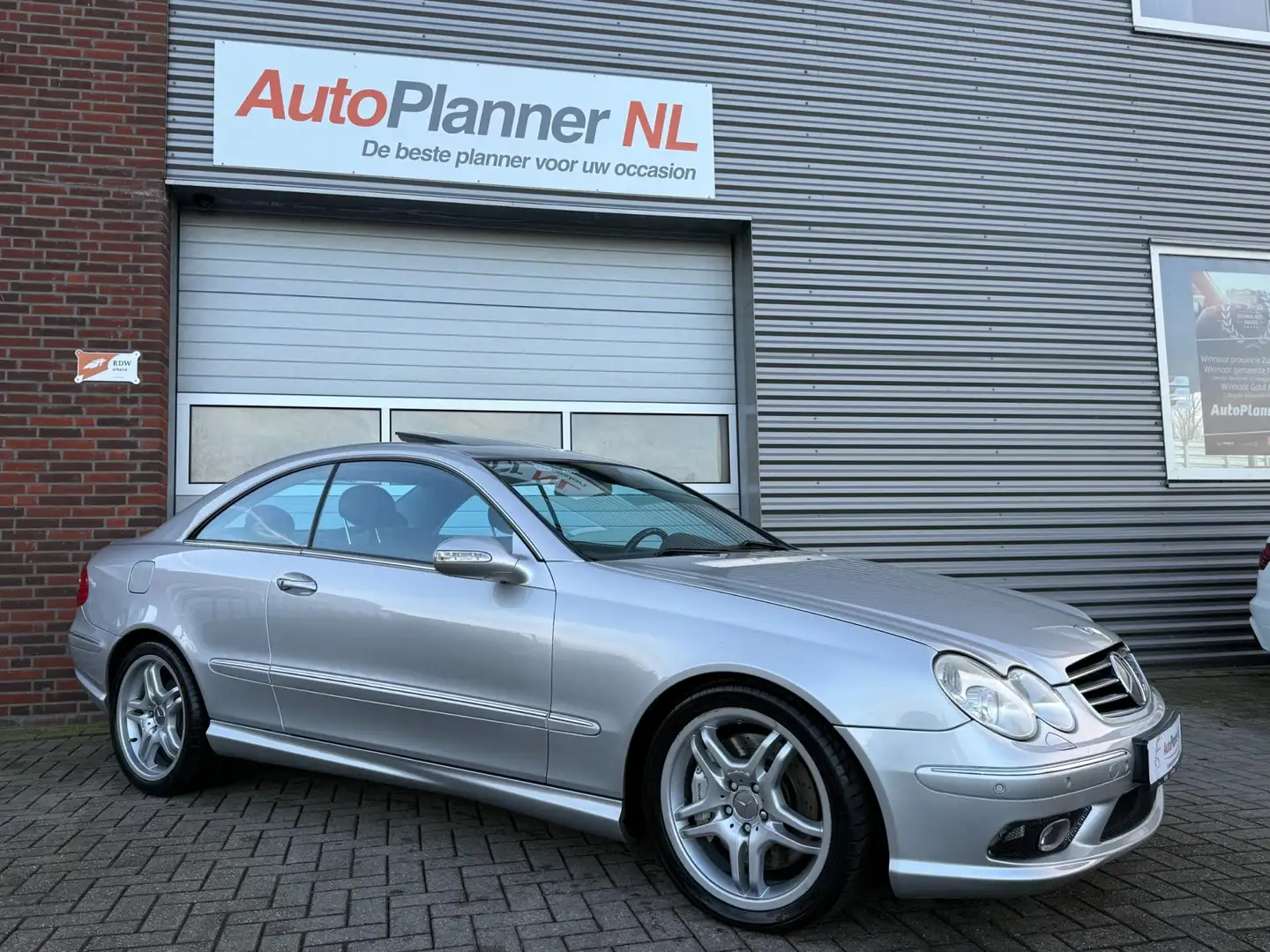 Mercedes-Benz CLK Coupé AMG 55! 367PK! Leder! Navi! Grau - 2