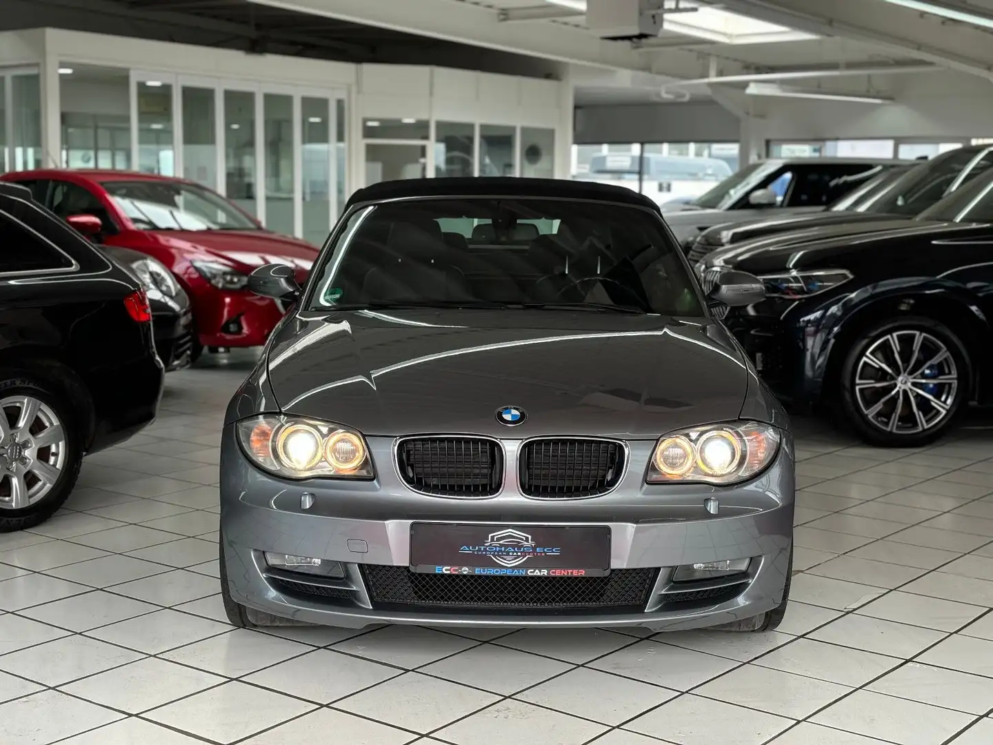 BMW 120 i Cabrio GARAGEN WAGEN*XENON*MEMORY*LEDER* Gris - 2