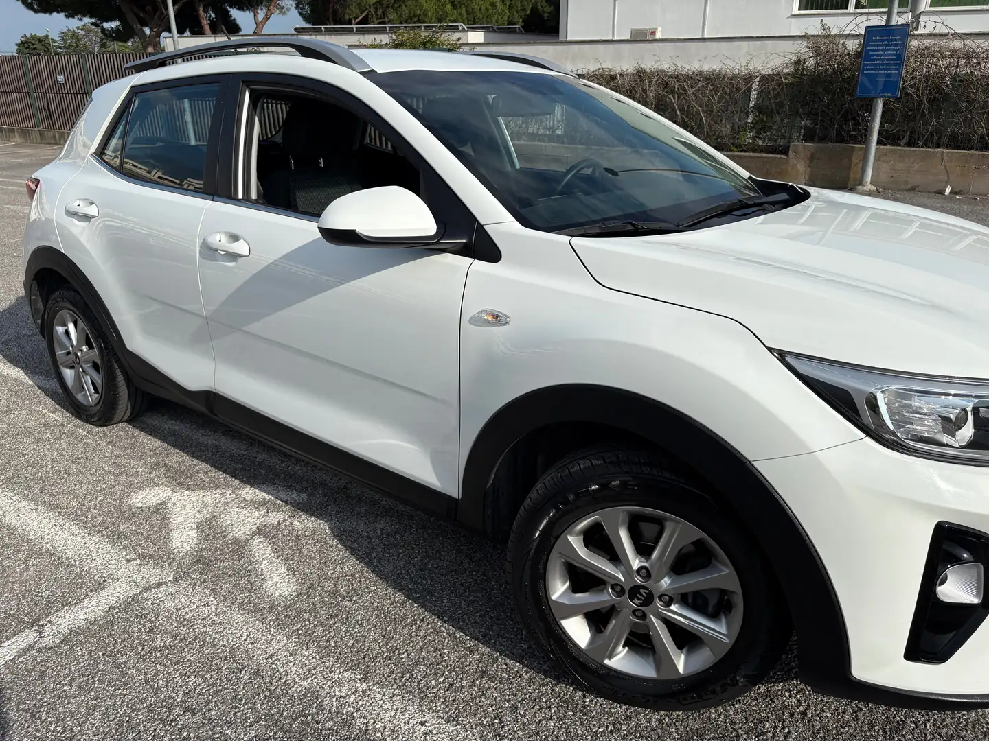 Kia Stonic Stonic 1.4 mpi eco Style Gpl 97cv Bianco - 1