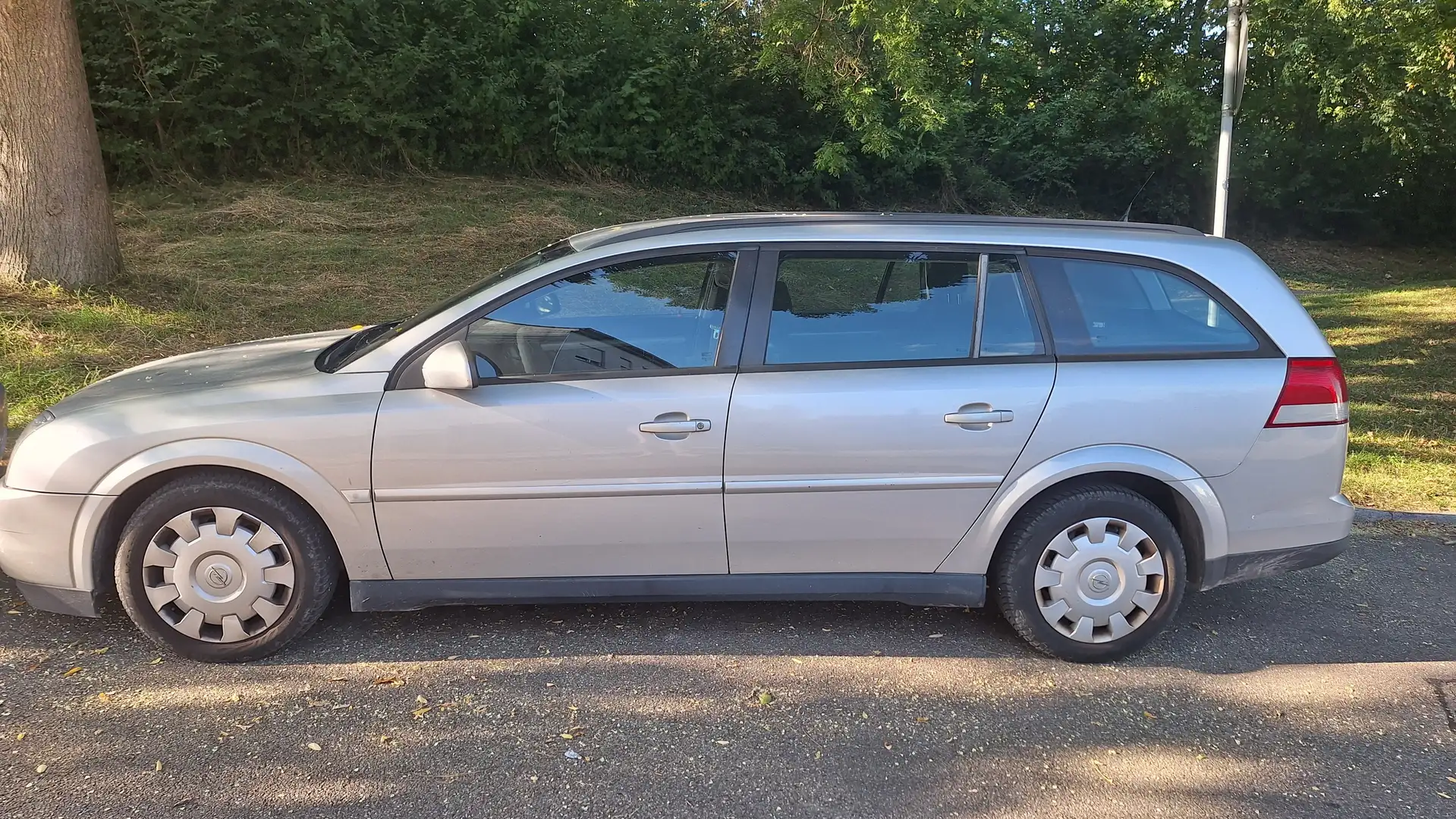 Opel Vectra Vectra 1.9 CDTI Caravan Silber - 2