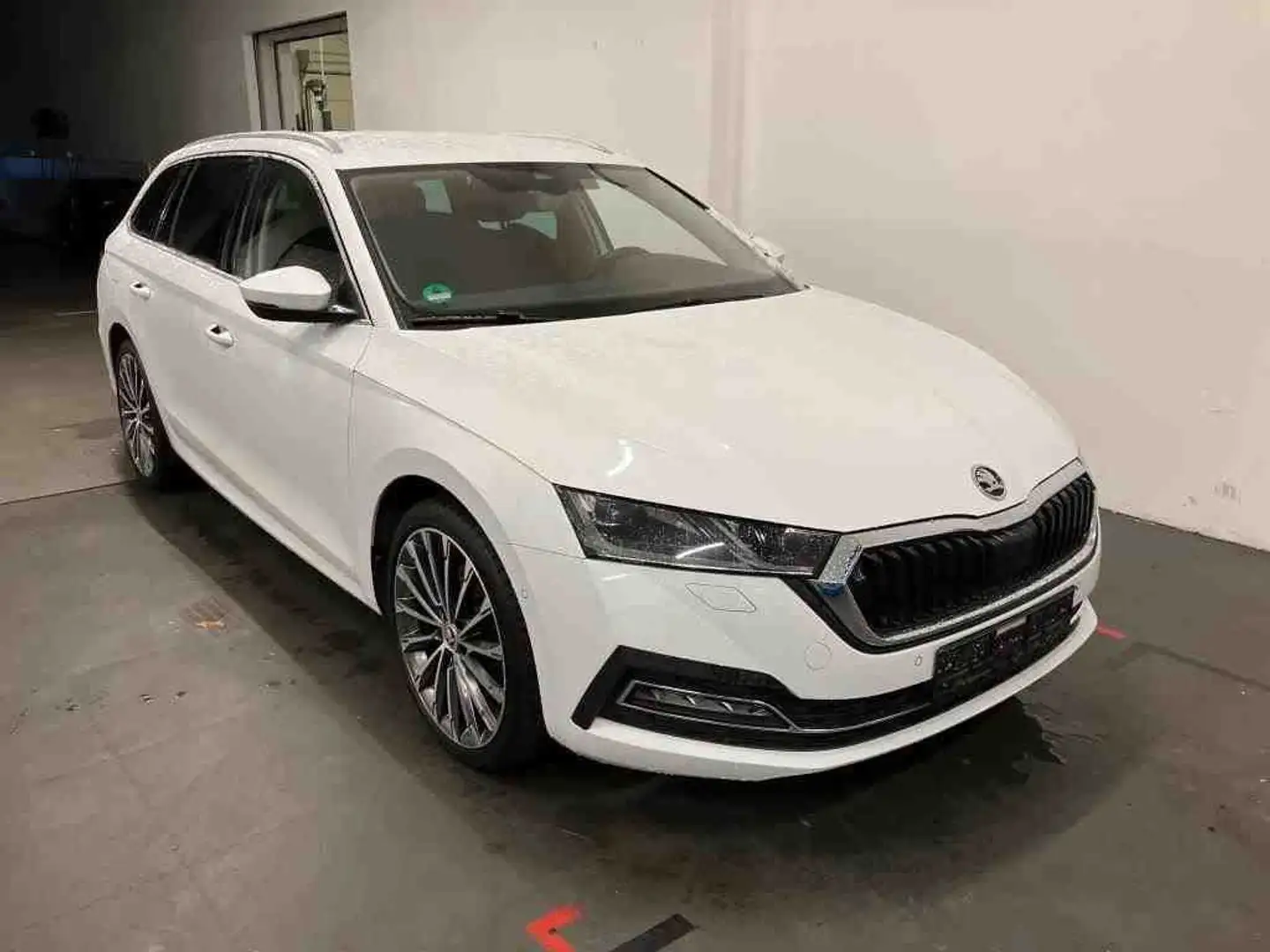 Skoda Octavia Octavia Combi 1.4 TSI iV DSG Style|NAVI|SHZG|LED - 2