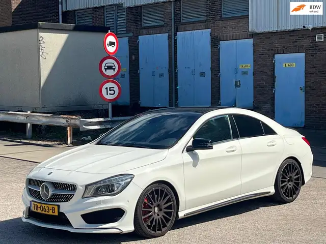 Mercedes-Benz CLA 45 AMG 4MATIC Edition 1