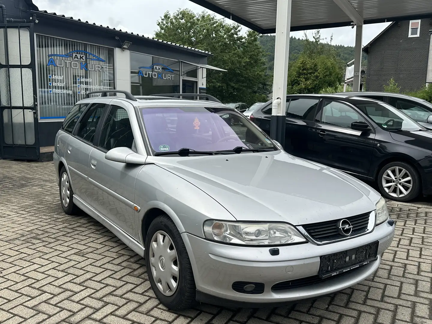 Opel Vectra 2.2 Caravan Elegance/Vollausstattung Argento - 2