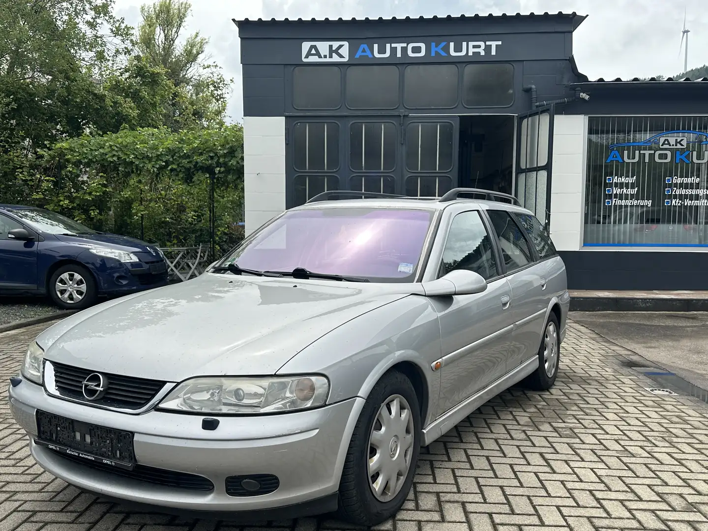 Opel Vectra 2.2 Caravan Elegance/Vollausstattung Argento - 1