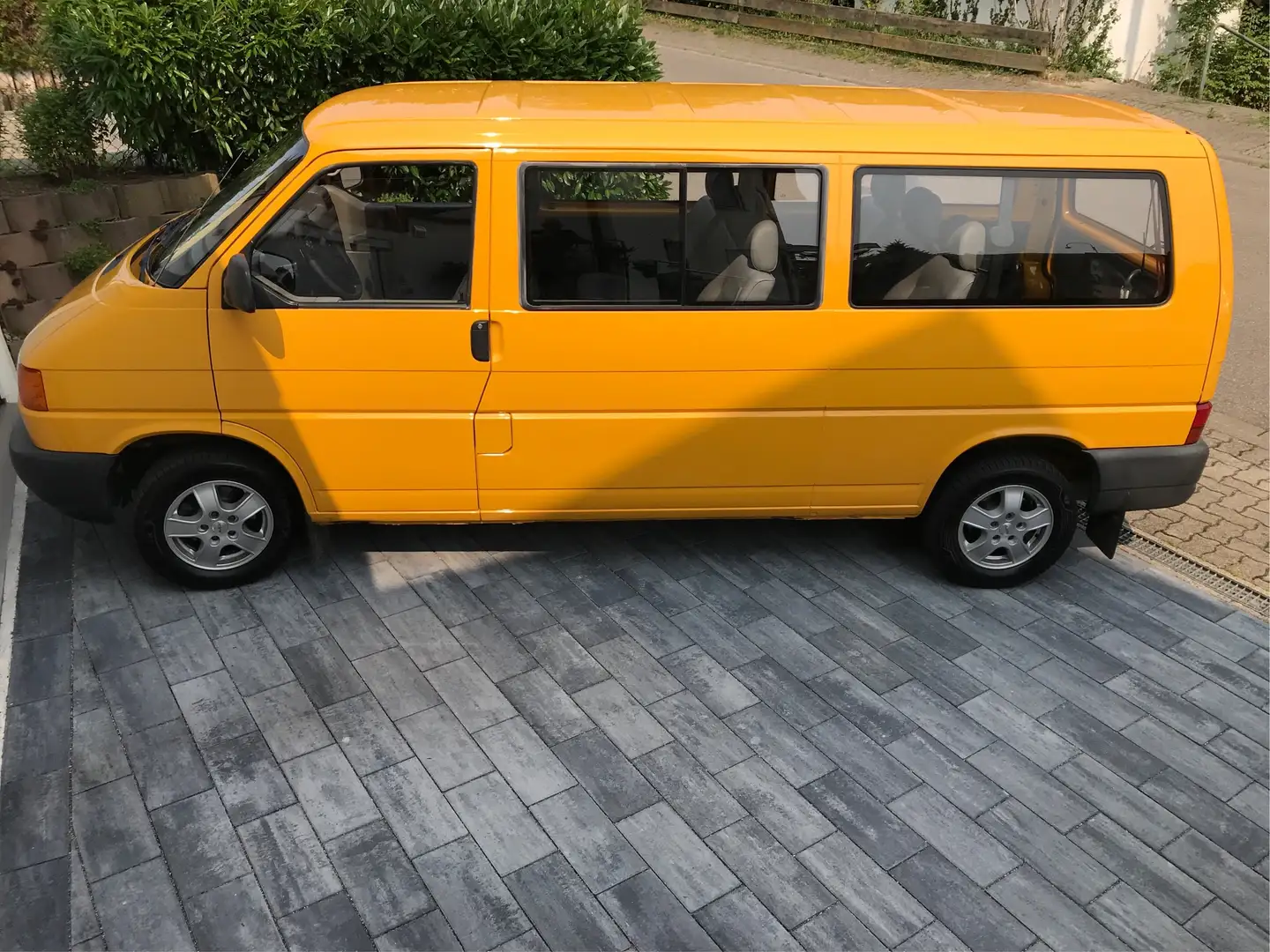 Volkswagen T4 Kombi 8 Sitzer Žlutá - 2