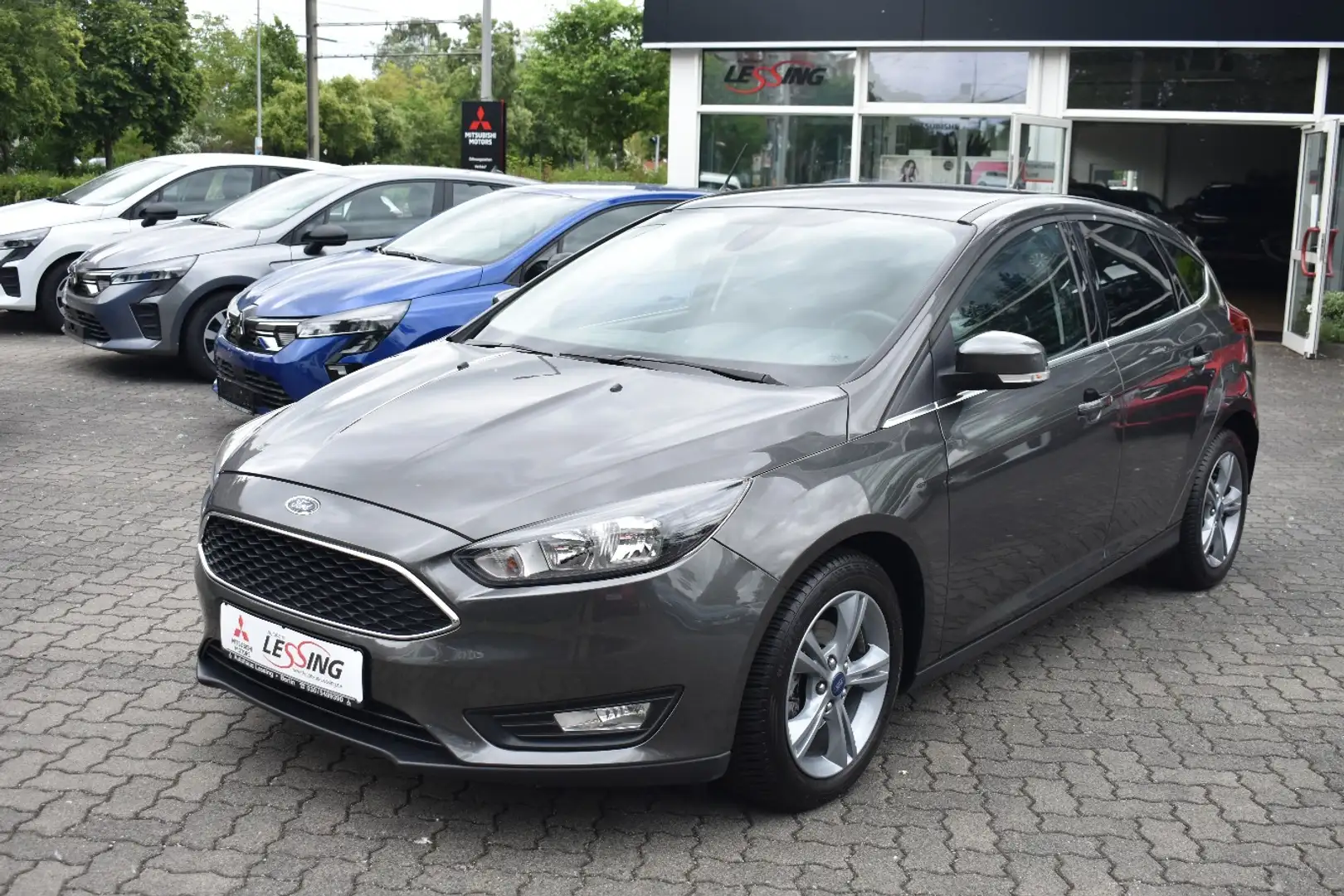 Ford Focus 1.0 Cool & Connect Grijs - 1