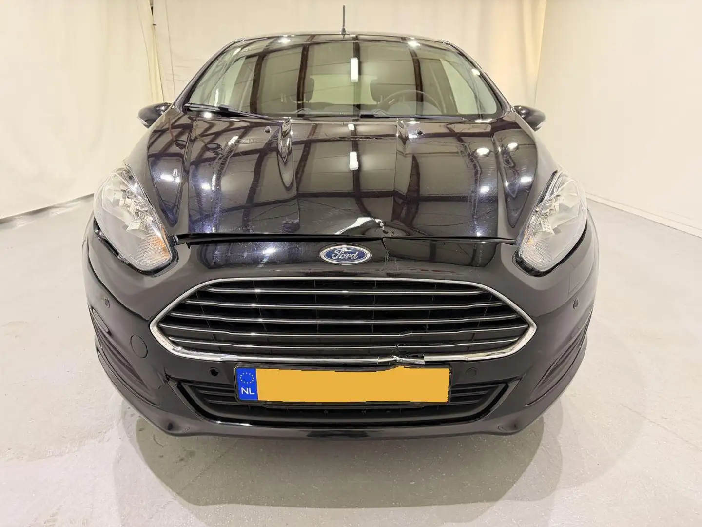 Ford Fiesta HB 1.25 Duratec Titanium Schwarz - 2