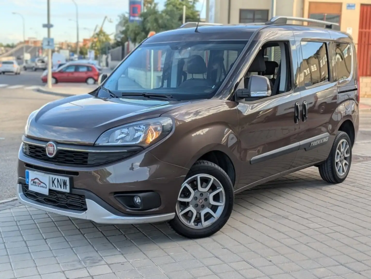 Fiat Dobló Panorama 1.6Mjt Trekking 88kW Marrón - 1