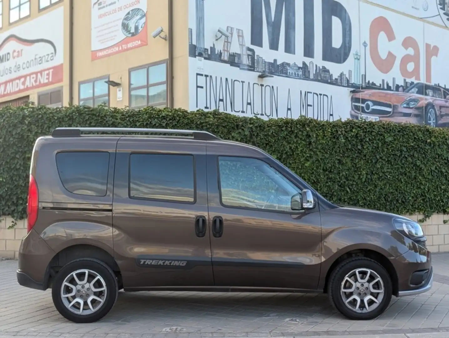 Fiat Dobló Panorama 1.6Mjt Trekking 88kW Marrón - 2