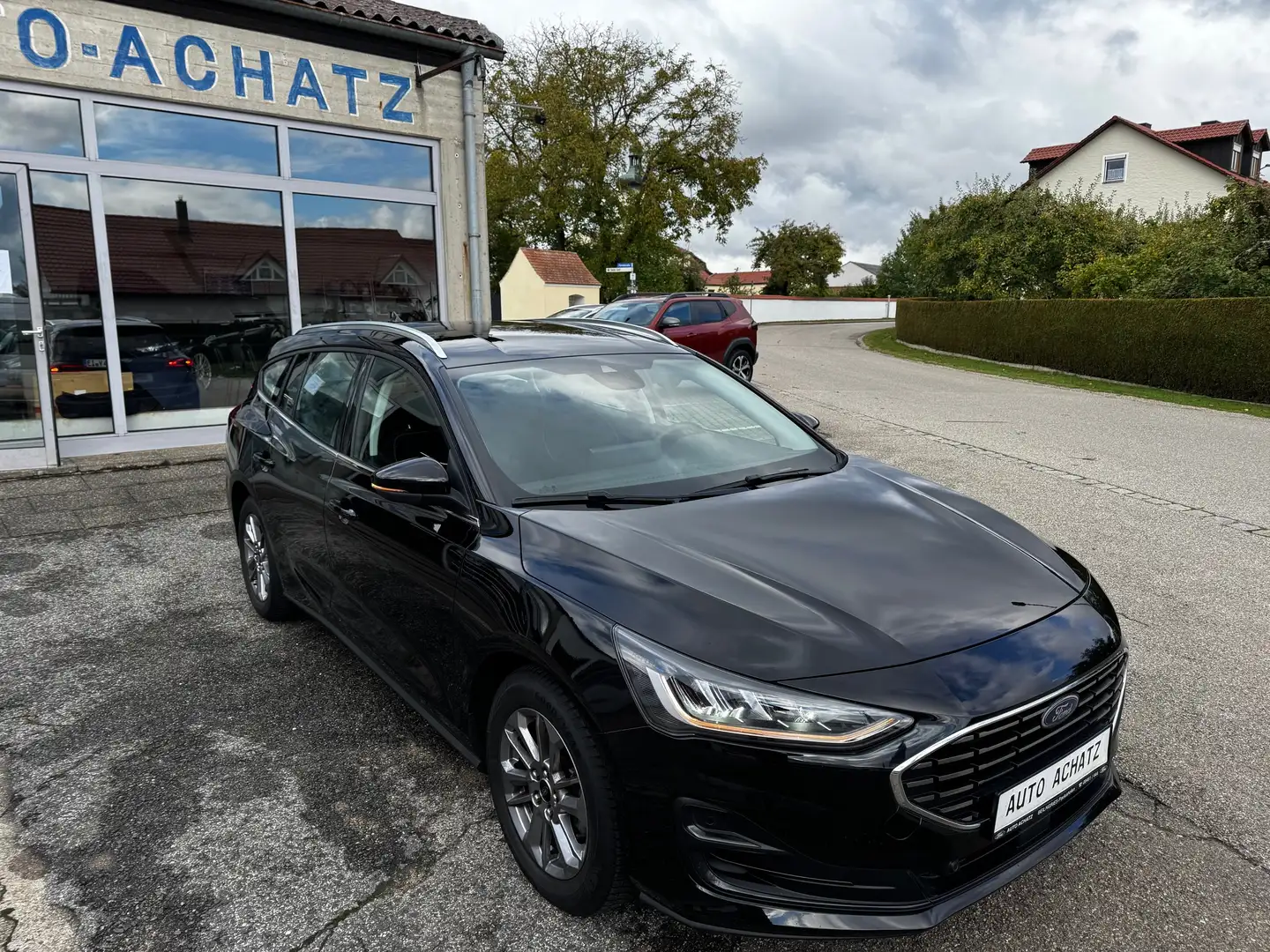Ford Focus Focus Turnier Titanium *kaufen oder mieten* Schwarz - 1