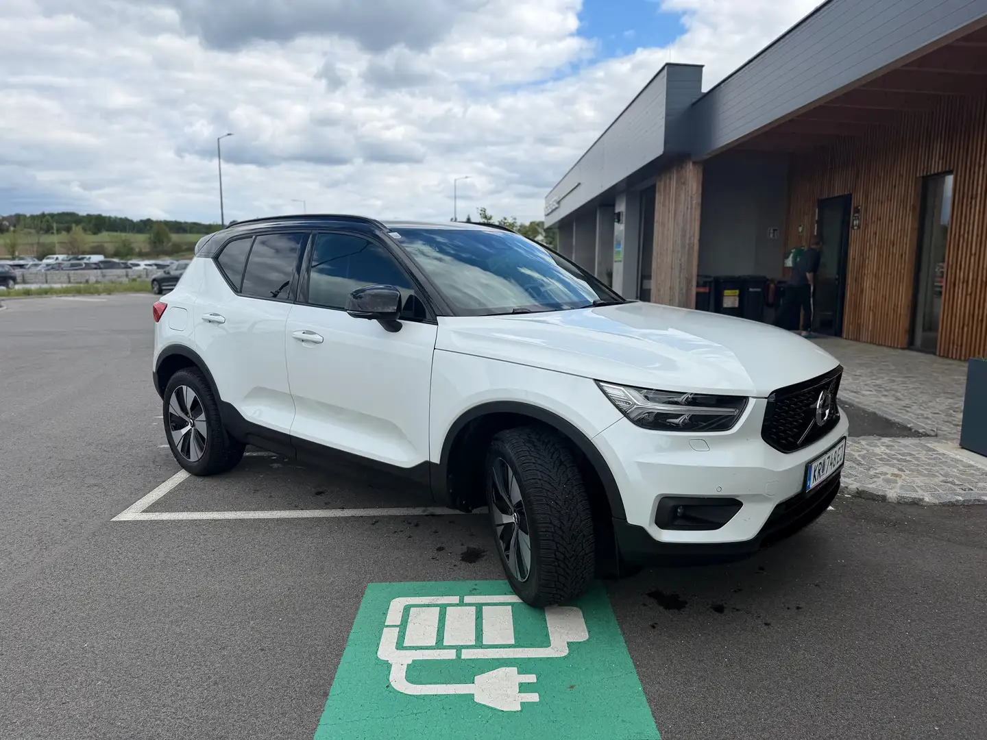 Volvo XC40 XC40 T4 Recharge PHEV R Design R Design Weiß - 1