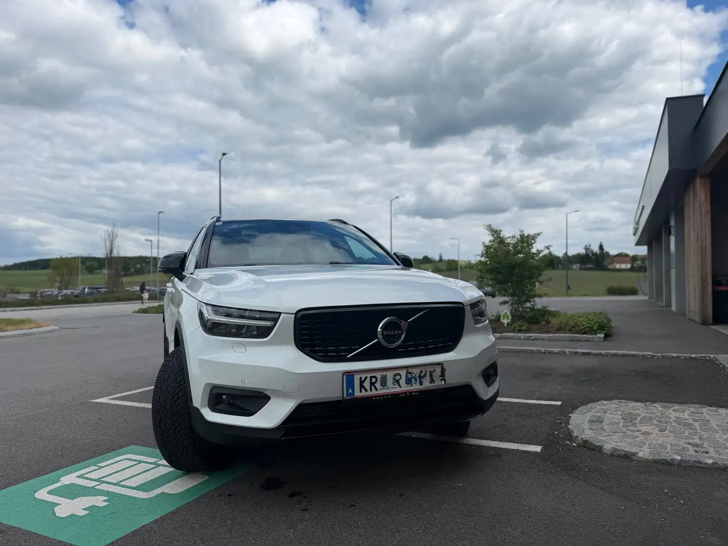 Volvo XC40 XC40 T4 Recharge PHEV R Design R Design Weiß - 2