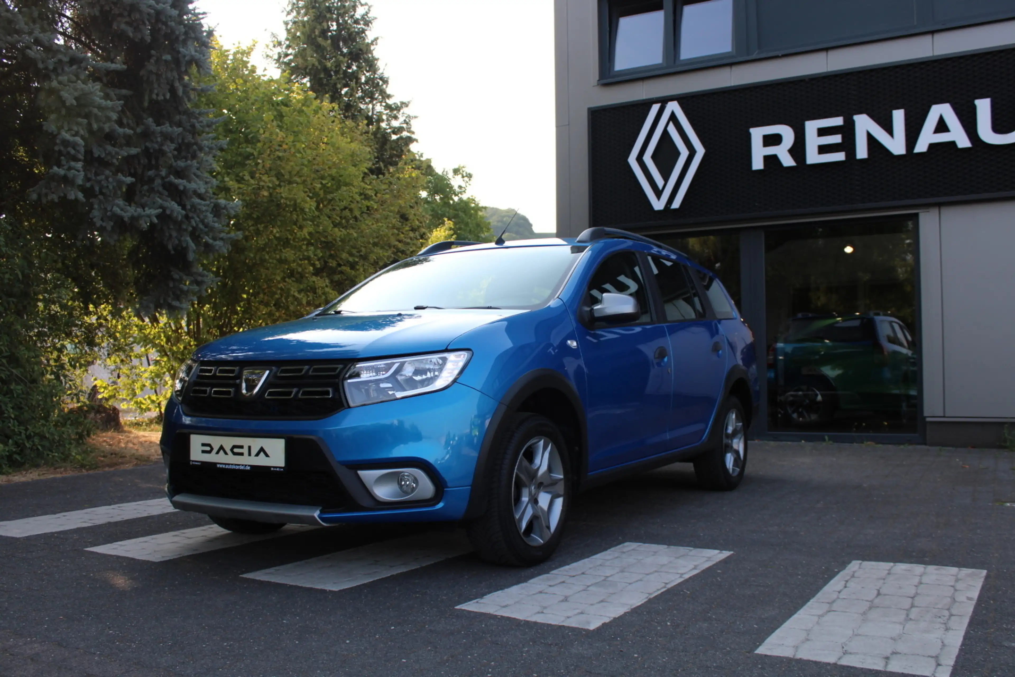 Dacia Logan MCV II Kombi Stepway TCe 90 — photo 3