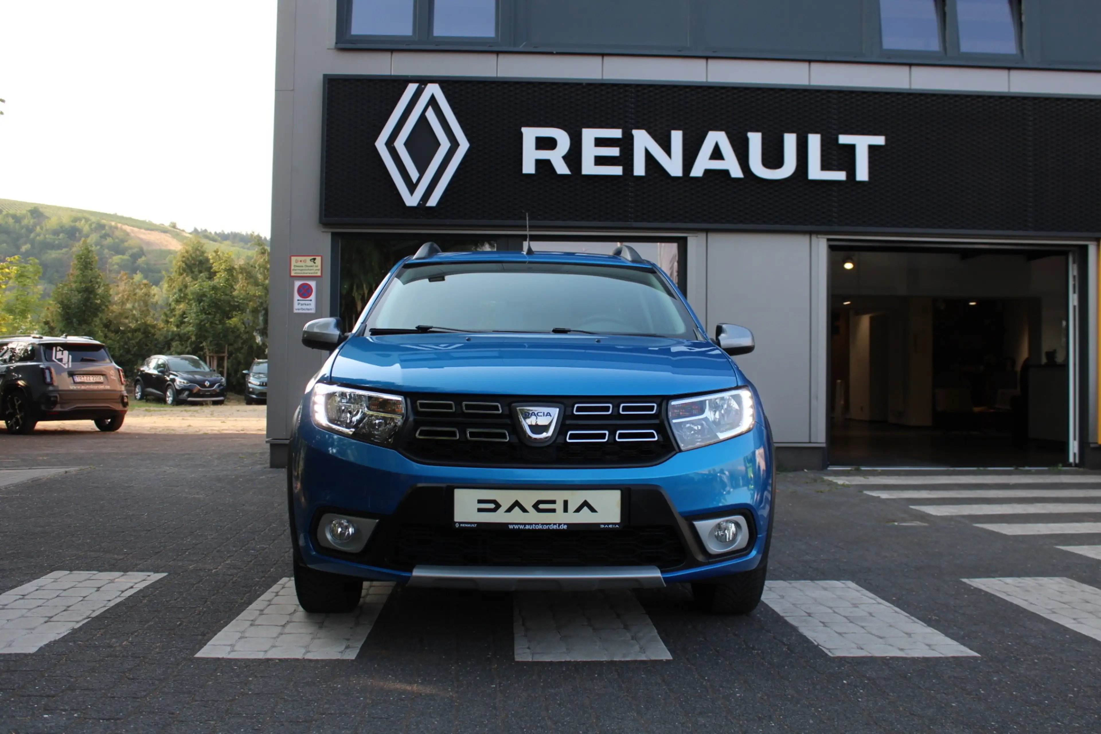 Dacia Logan MCV II Kombi Stepway TCe 90 — photo 2