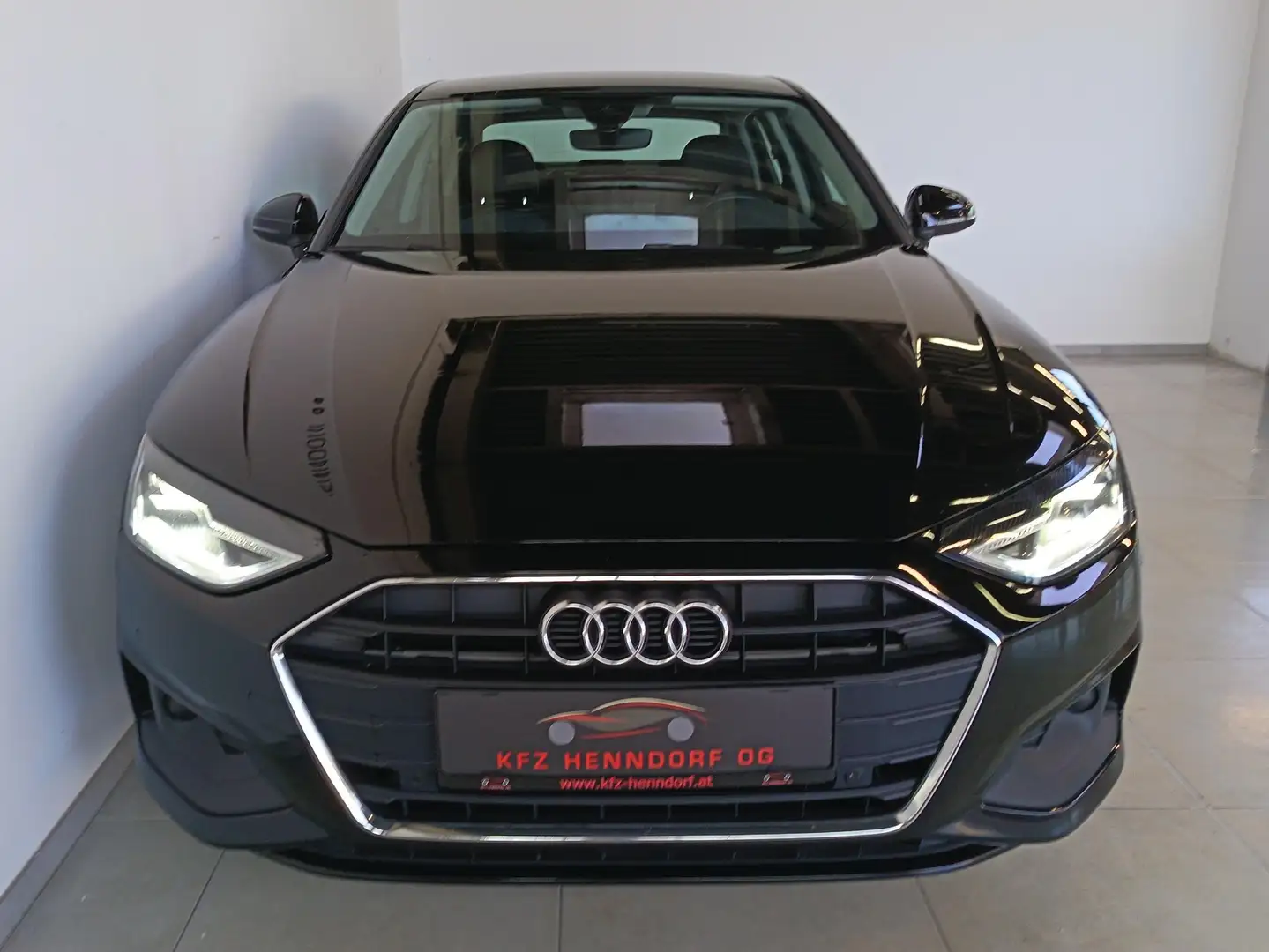 Audi A4 A4 30 TDI ab € 300 / Monat Schwarz - 2