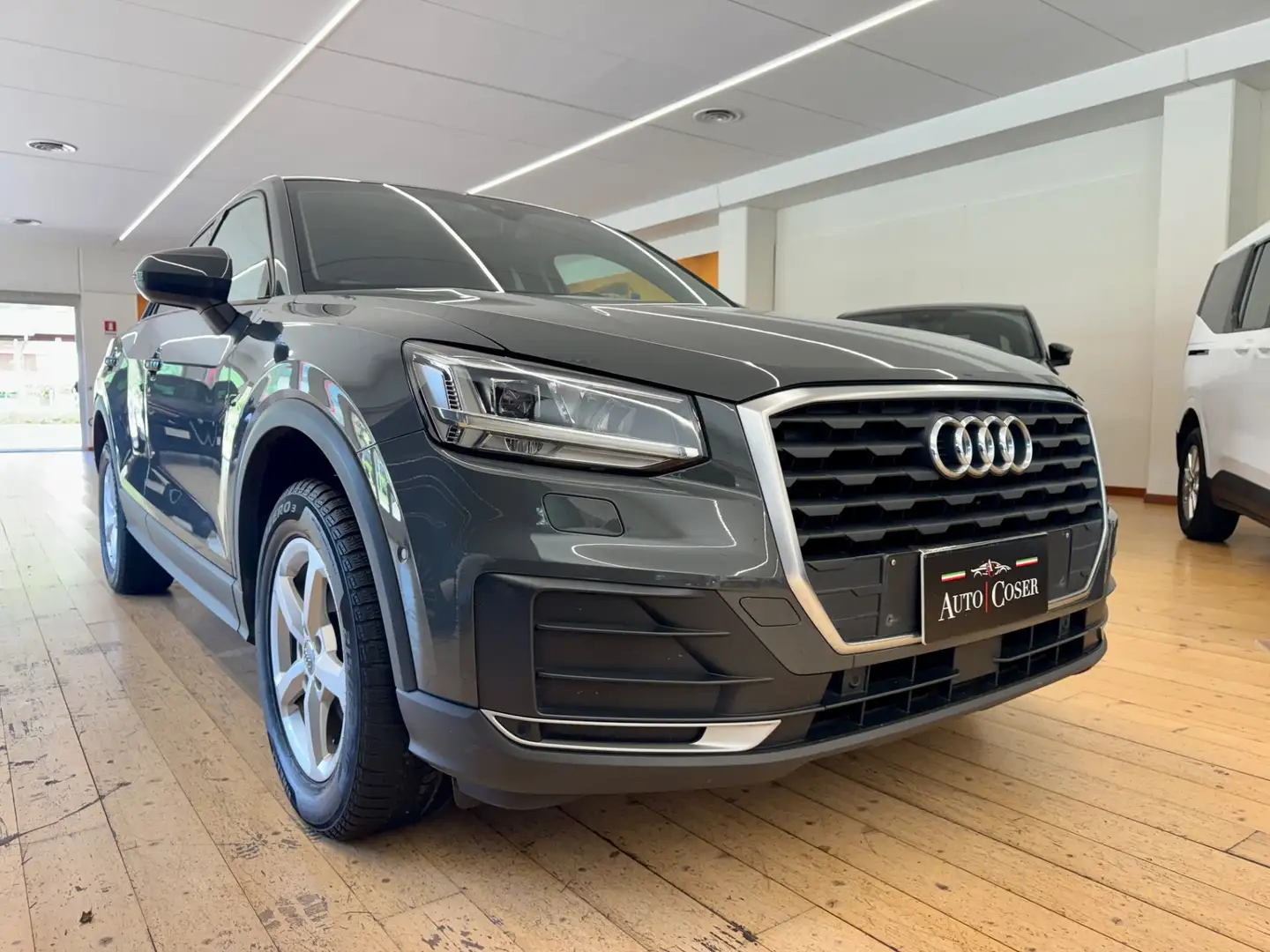 Audi Q2 30 TDI Business Design Grigio - 1