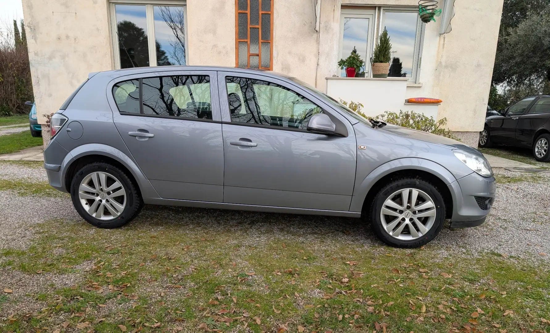 Opel Astra 5p 1.4 Enjoy Gpl-tech - 2