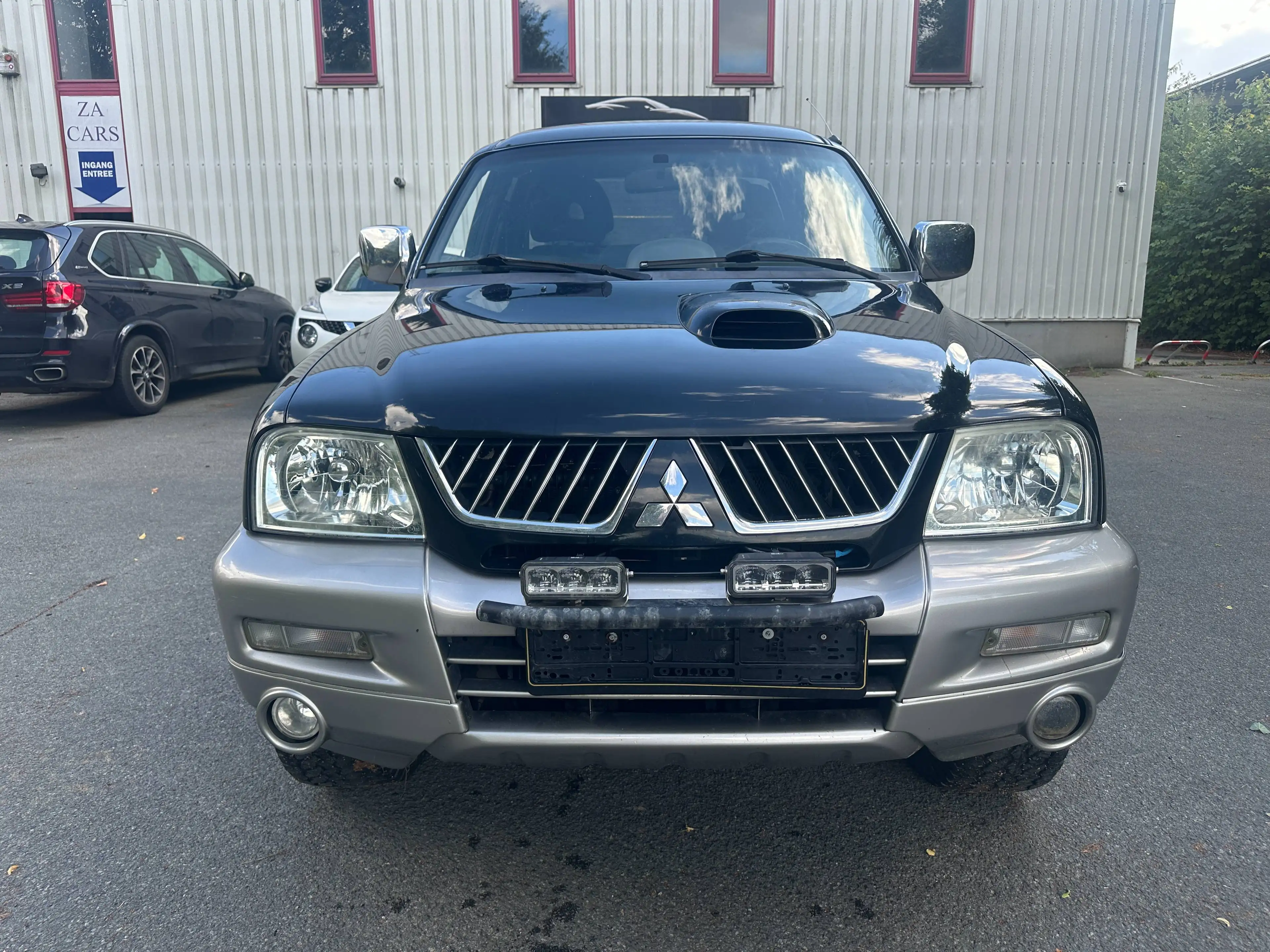 Mitsubishi L200 2.5 Turbo int. Canyon 4WD — photo 2
